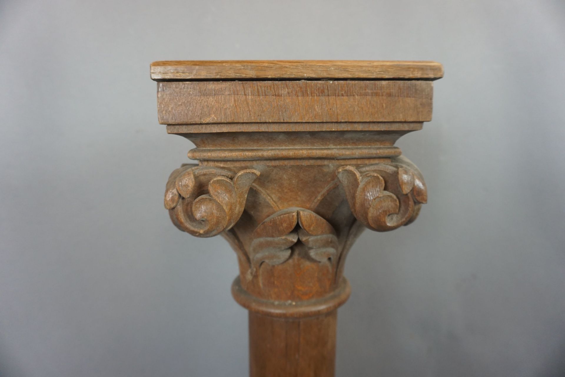 Neogotic column in wood H80x18 - Image 2 of 2