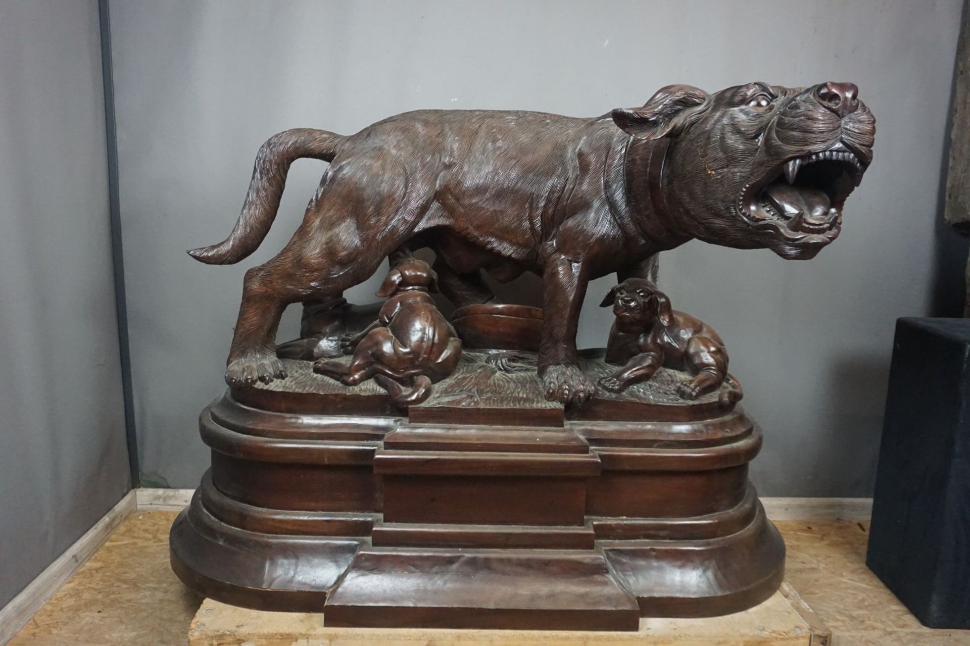 Monumental sculpture in wood, dog with nursing puppies, H110X150X81