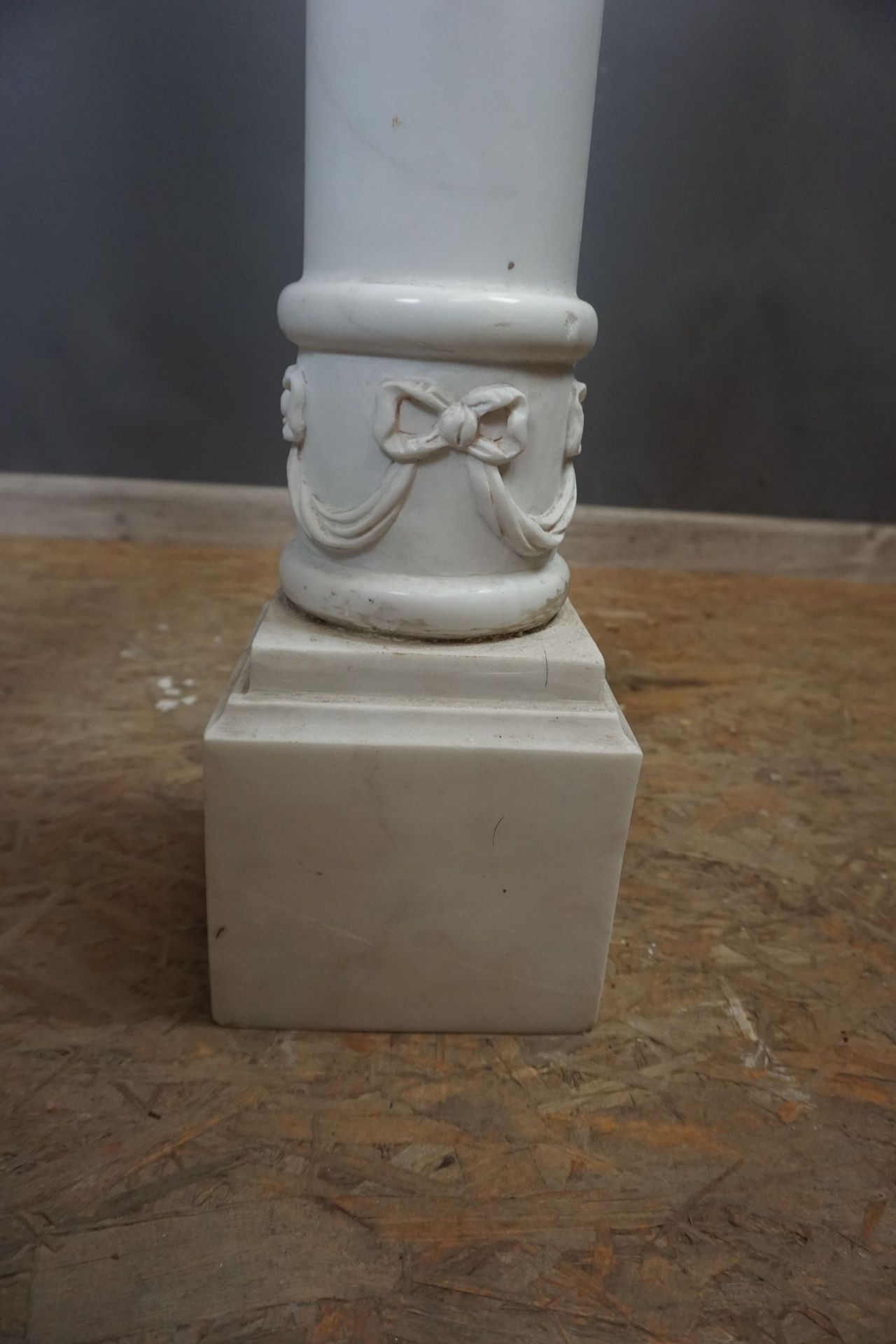 Paire of columns with capital in marble H180 - Image 3 of 3