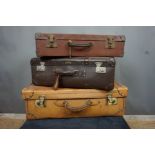 Lot of suitcases in leather and wood brand Phylva