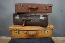 Lot of suitcases in leather and wood brand Phylva