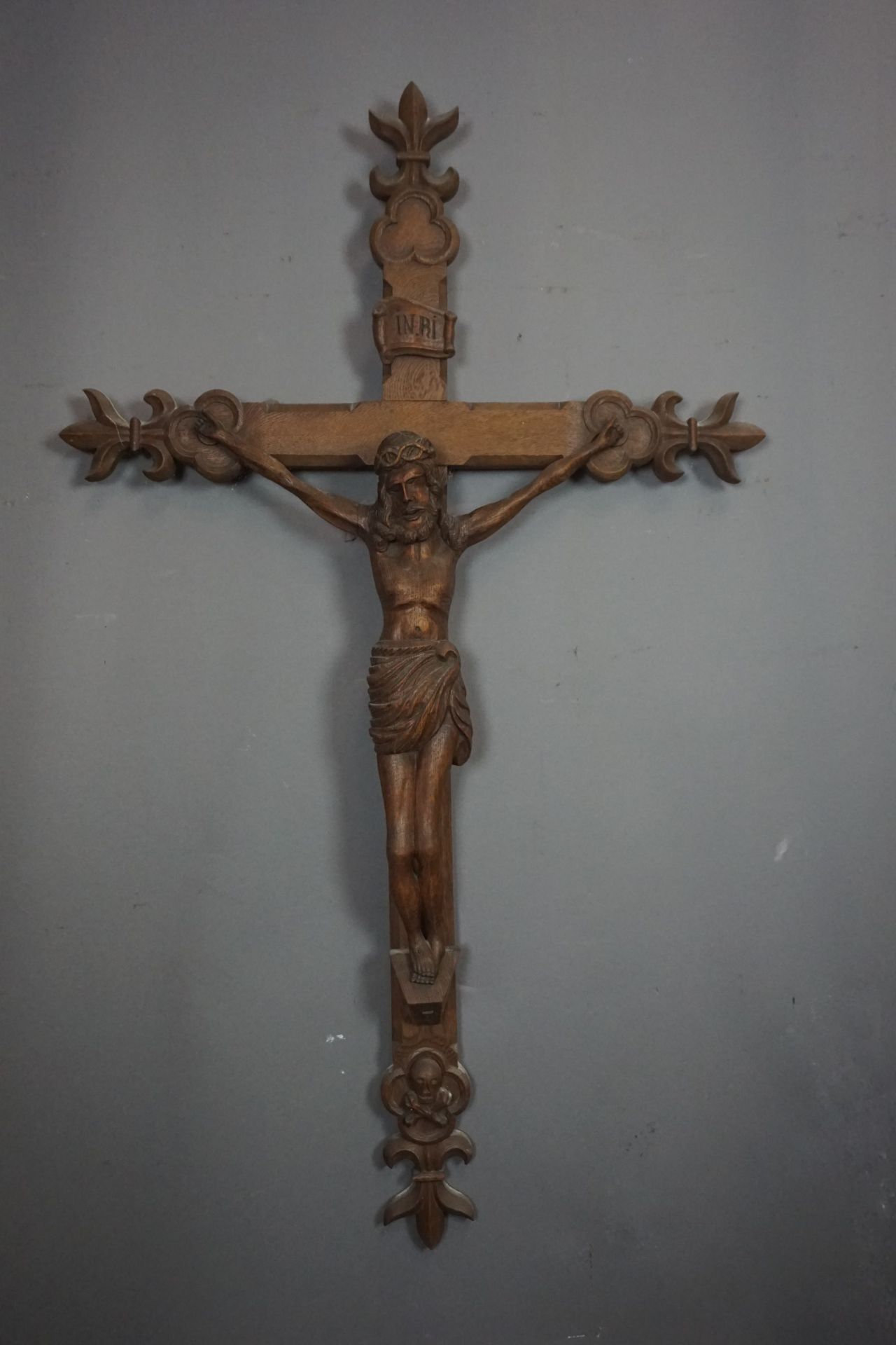Crucifix in wood, neo-gothic H110X67