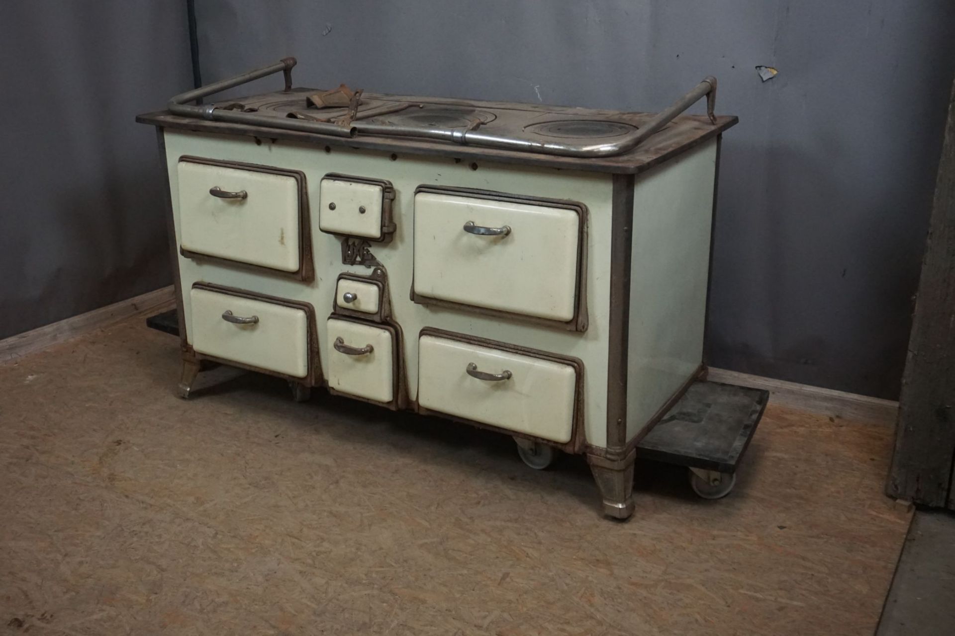 Kitchen stove in cast iron and email H80x133x64 - Image 2 of 2