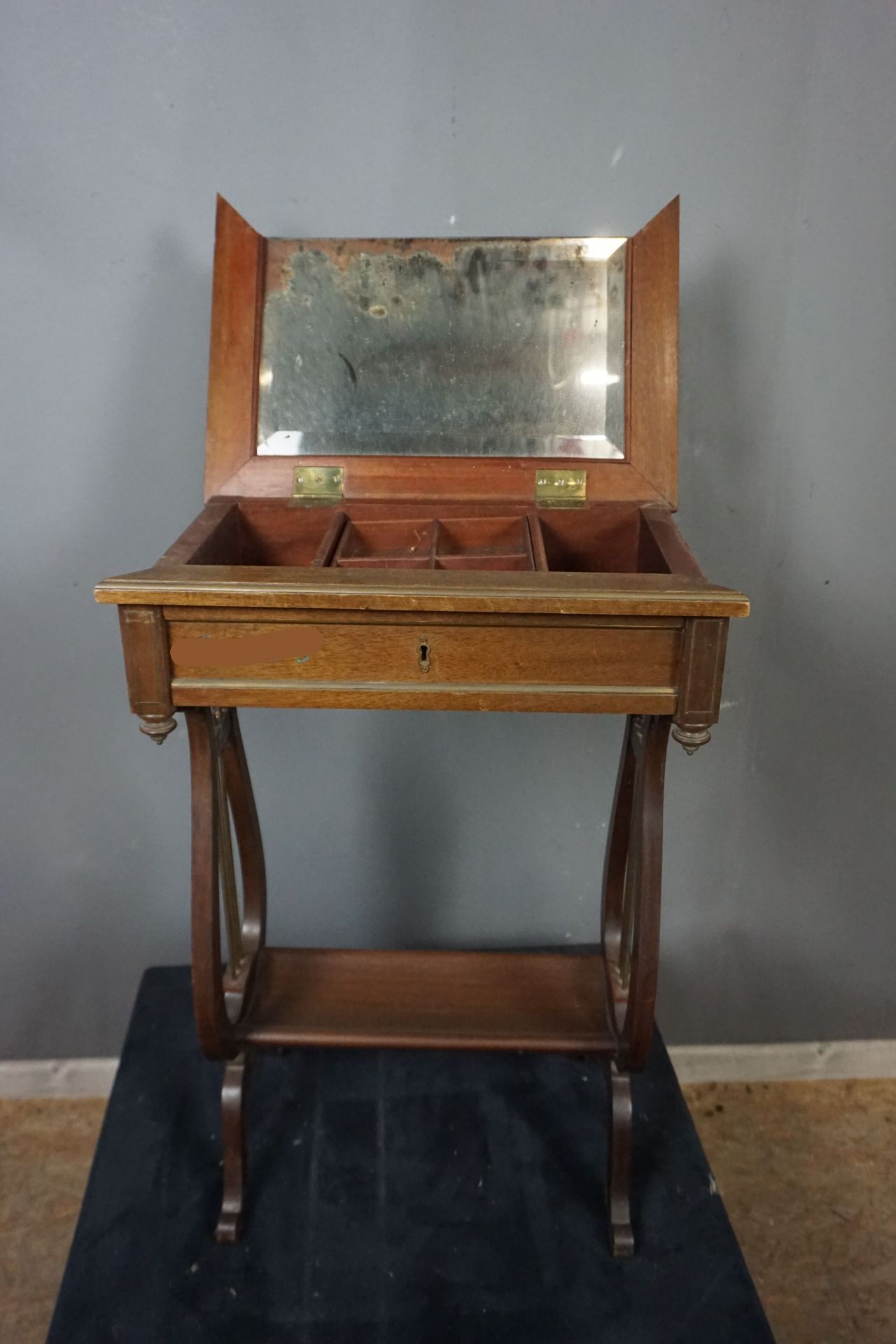 Vintage cabinet in wood H72 - Image 2 of 2