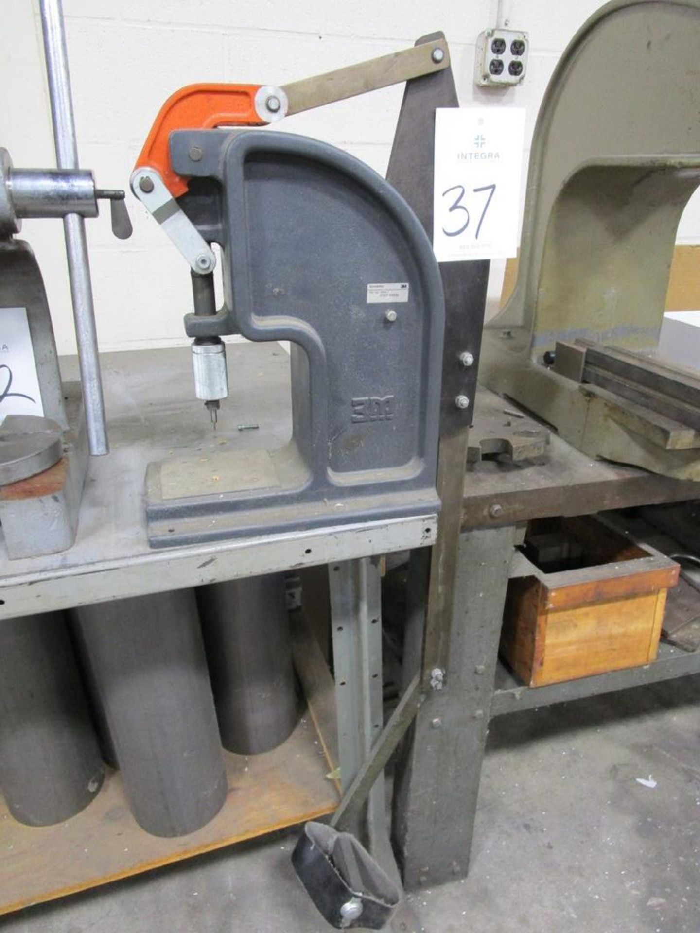 3M Scotchflex No. 3335-1 Assembly Press