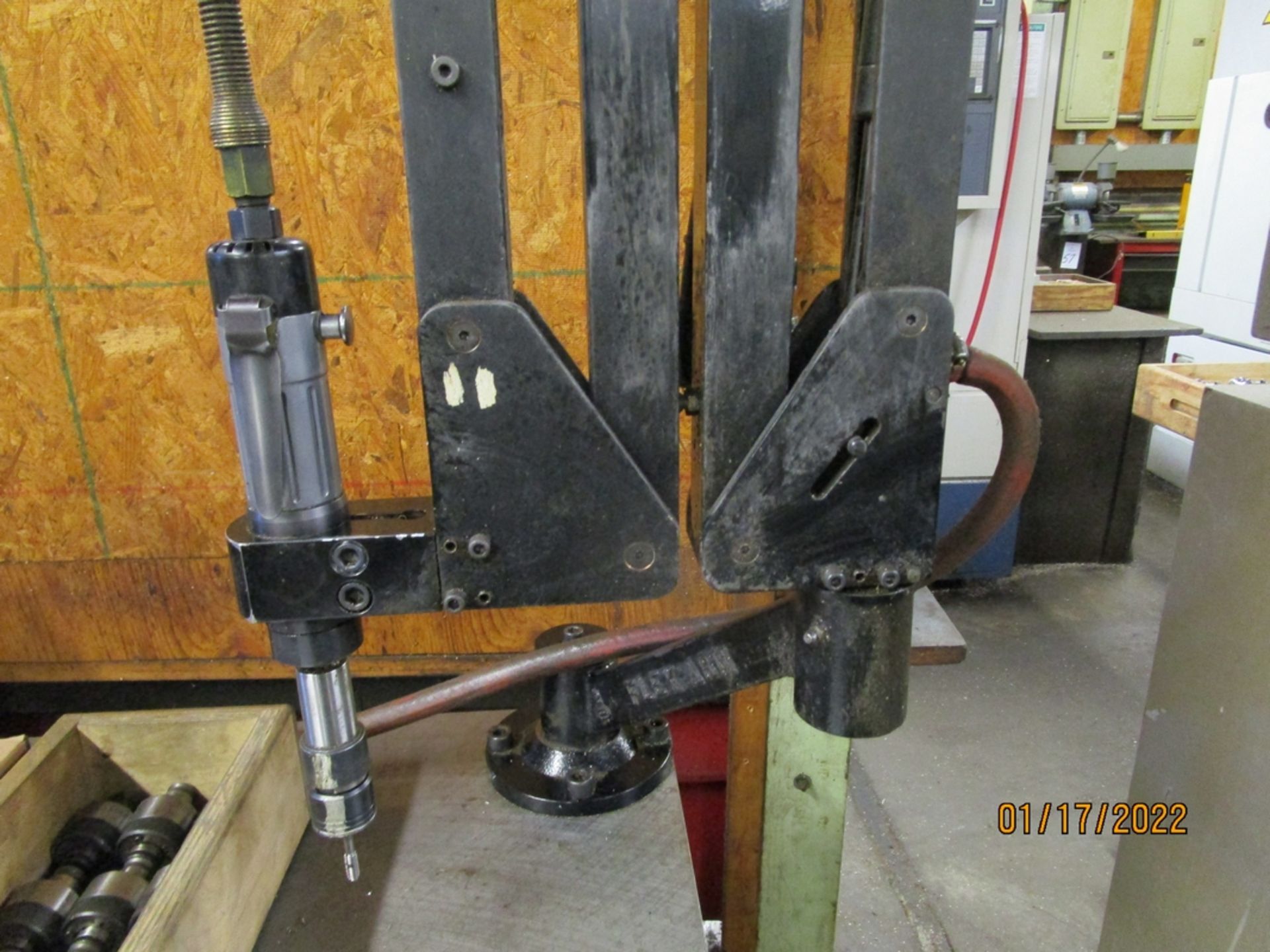 Flex Arm Tapping Station - Image 3 of 6