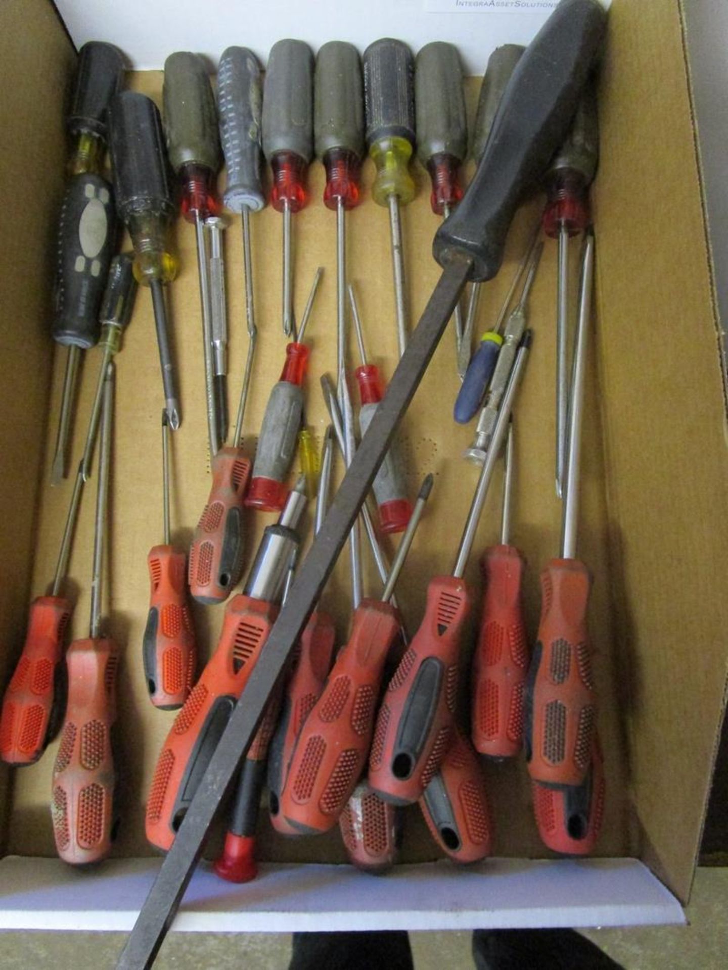 Standard & Phillips Head Screwdrivers - Image 2 of 2