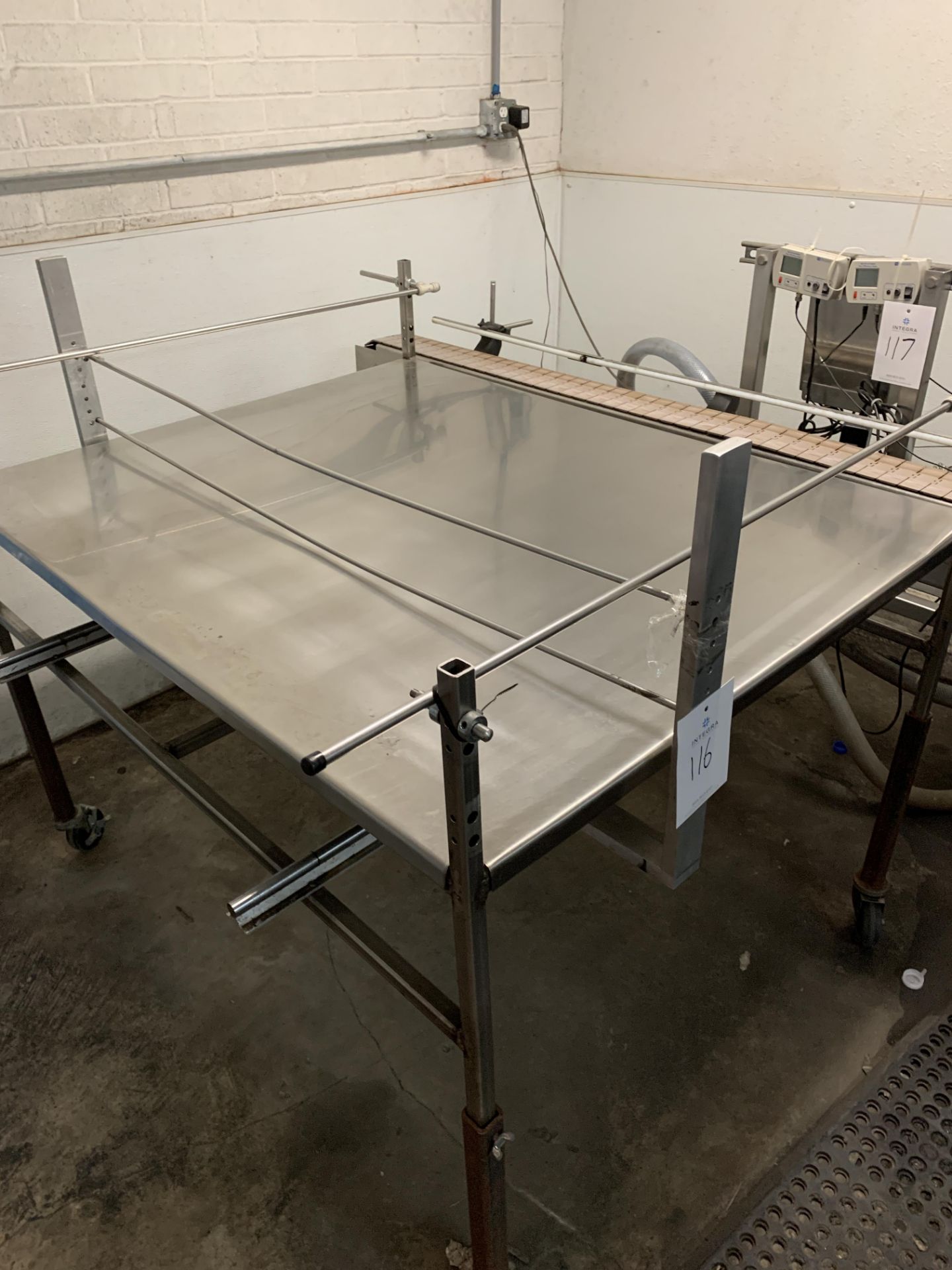 Stainless Steel Accumulation Table