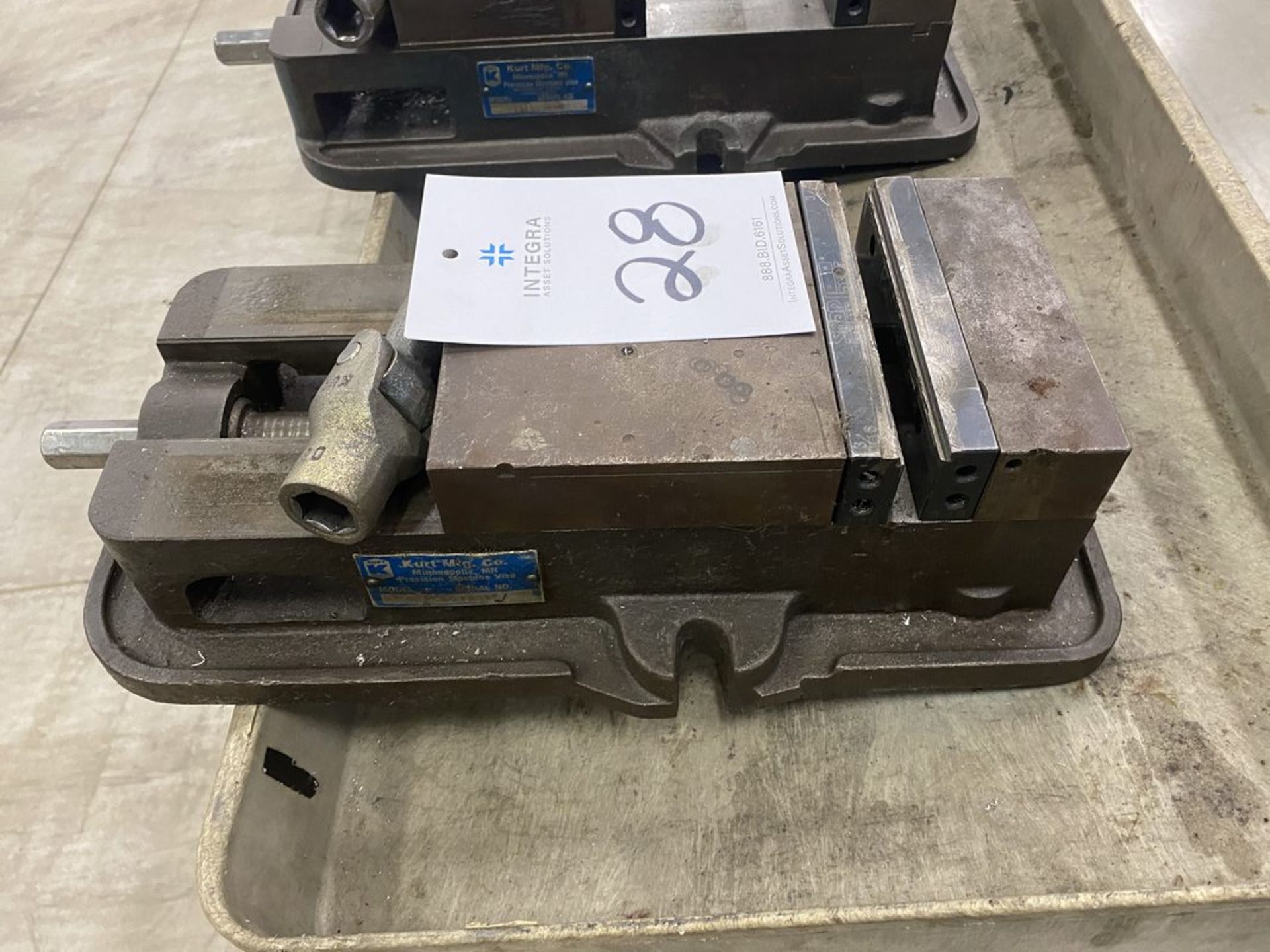 Kurt D60 6" Machine Vise