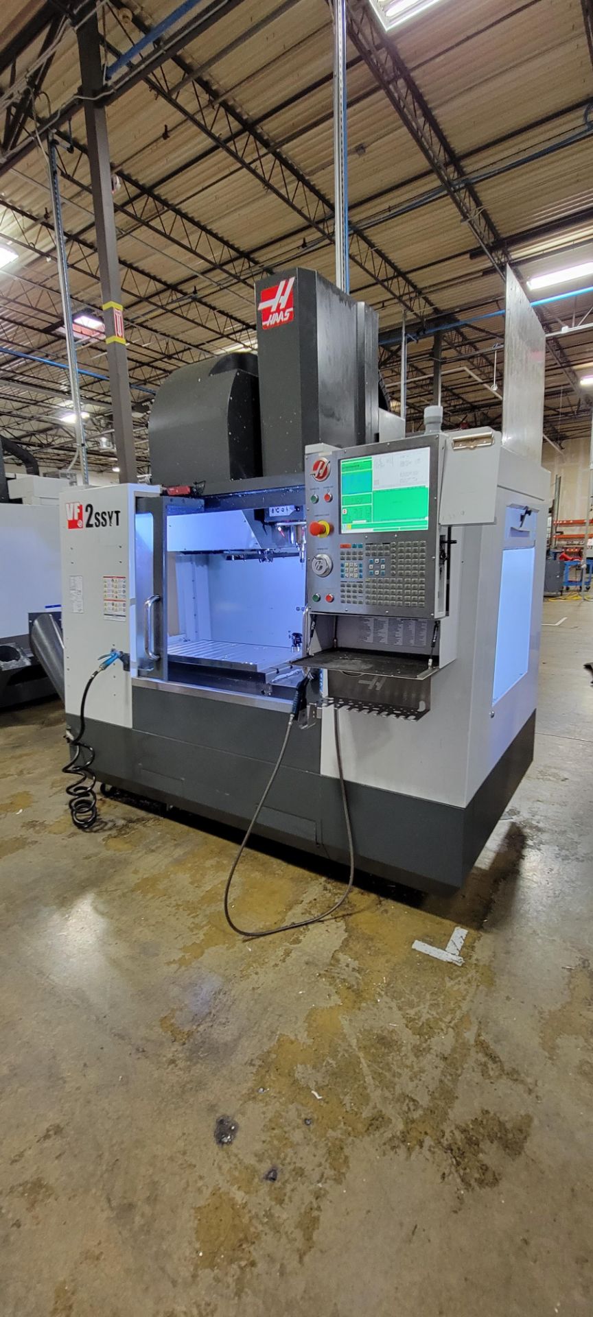Haas VF-2SSYT 3-Axis CNC Vertical Machining Center - Image 2 of 18