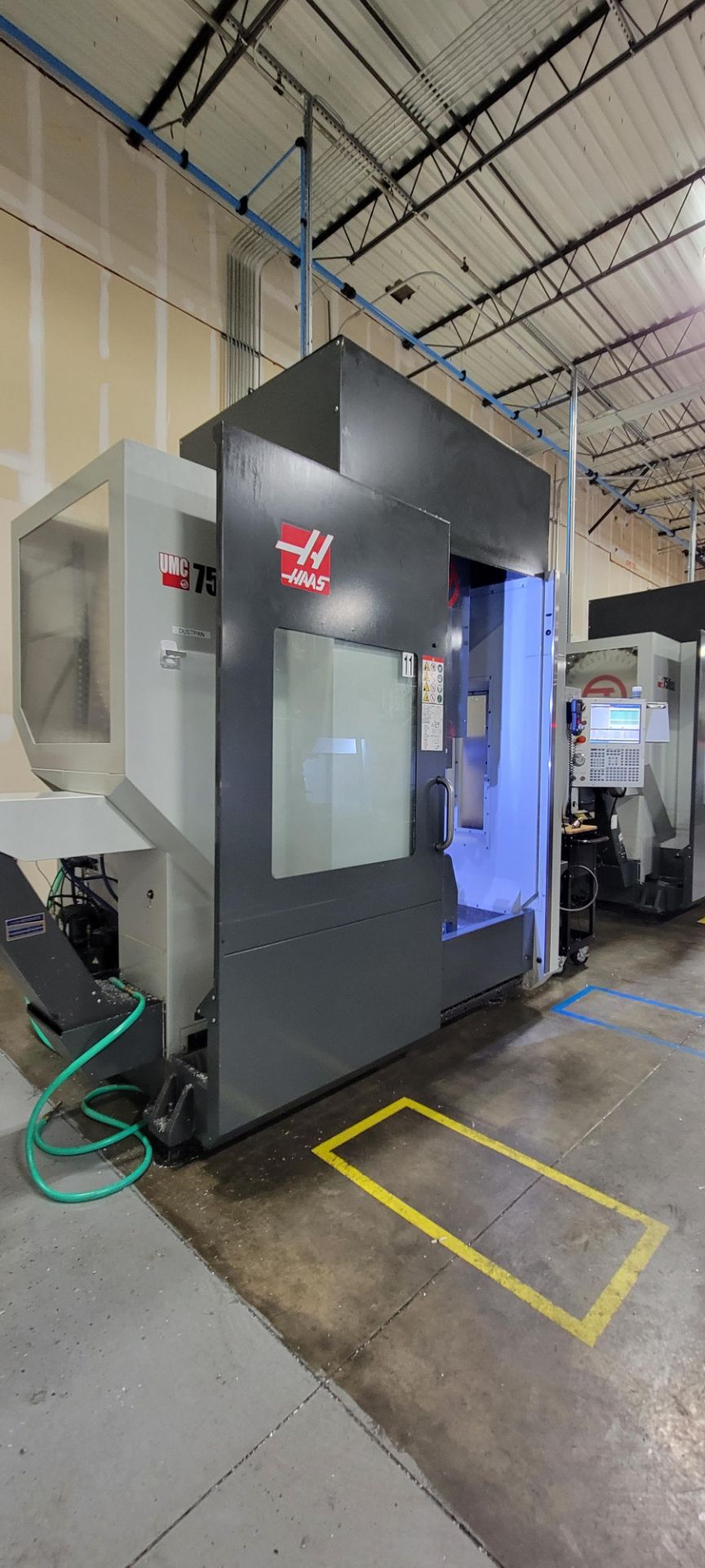 Haas UMC-750SS 5-Axis CNC Universal Machining Center - Image 4 of 17