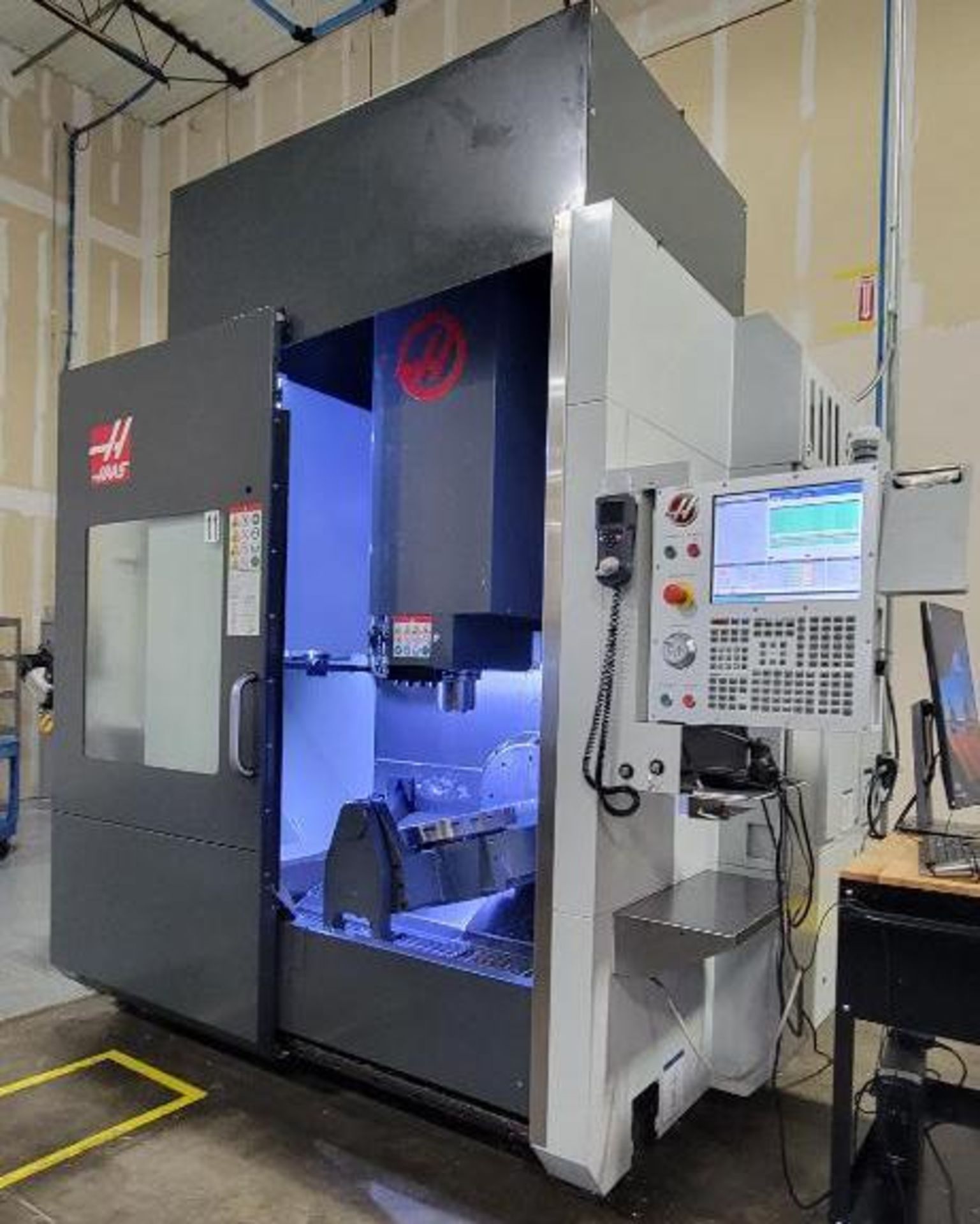 Haas UMC-750SS 5-Axis CNC Universal Machining Center