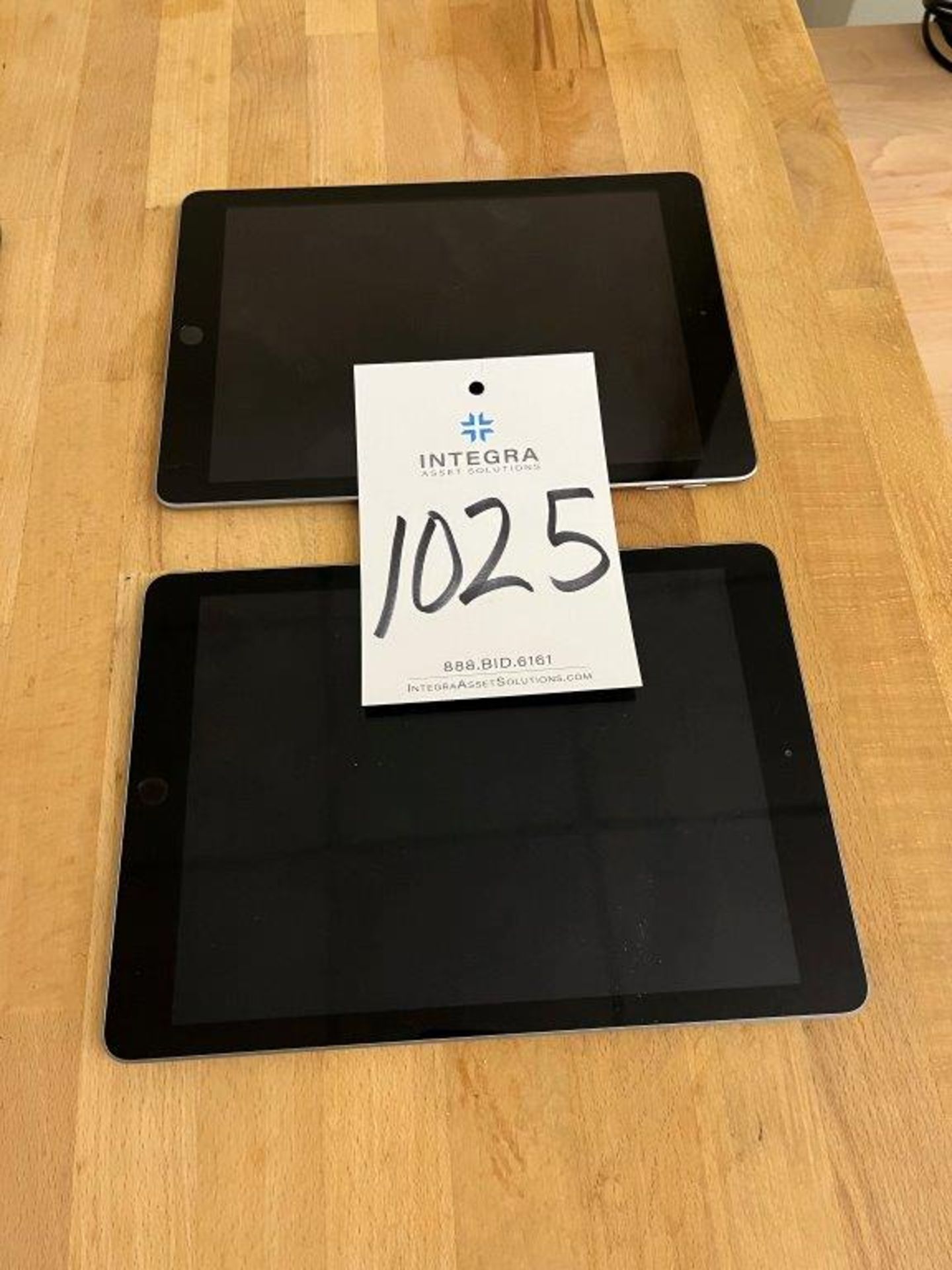 (2) Apple Model A893 iPad