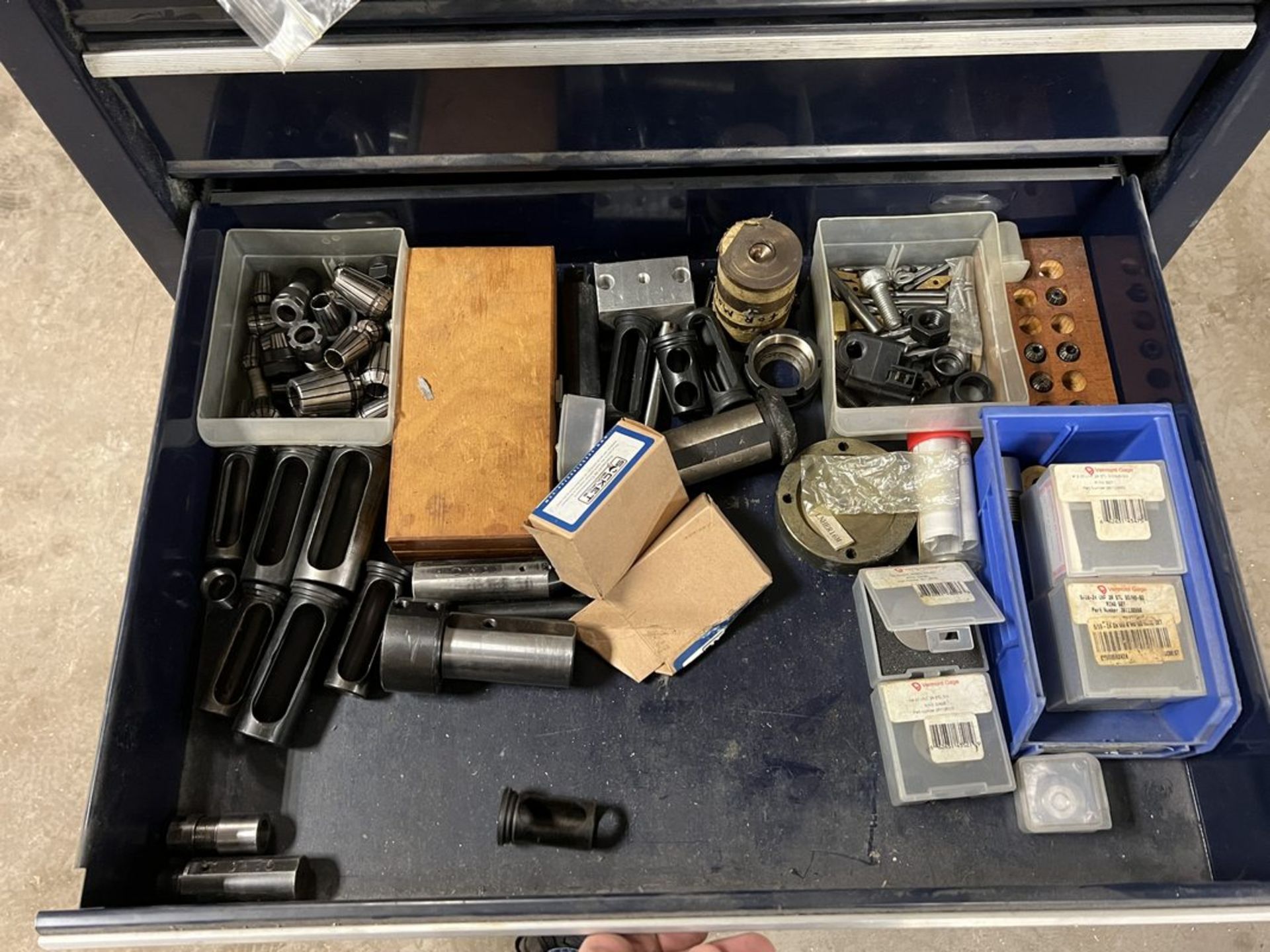 Craftsman Rolling Tool Box with Contents - Image 5 of 8