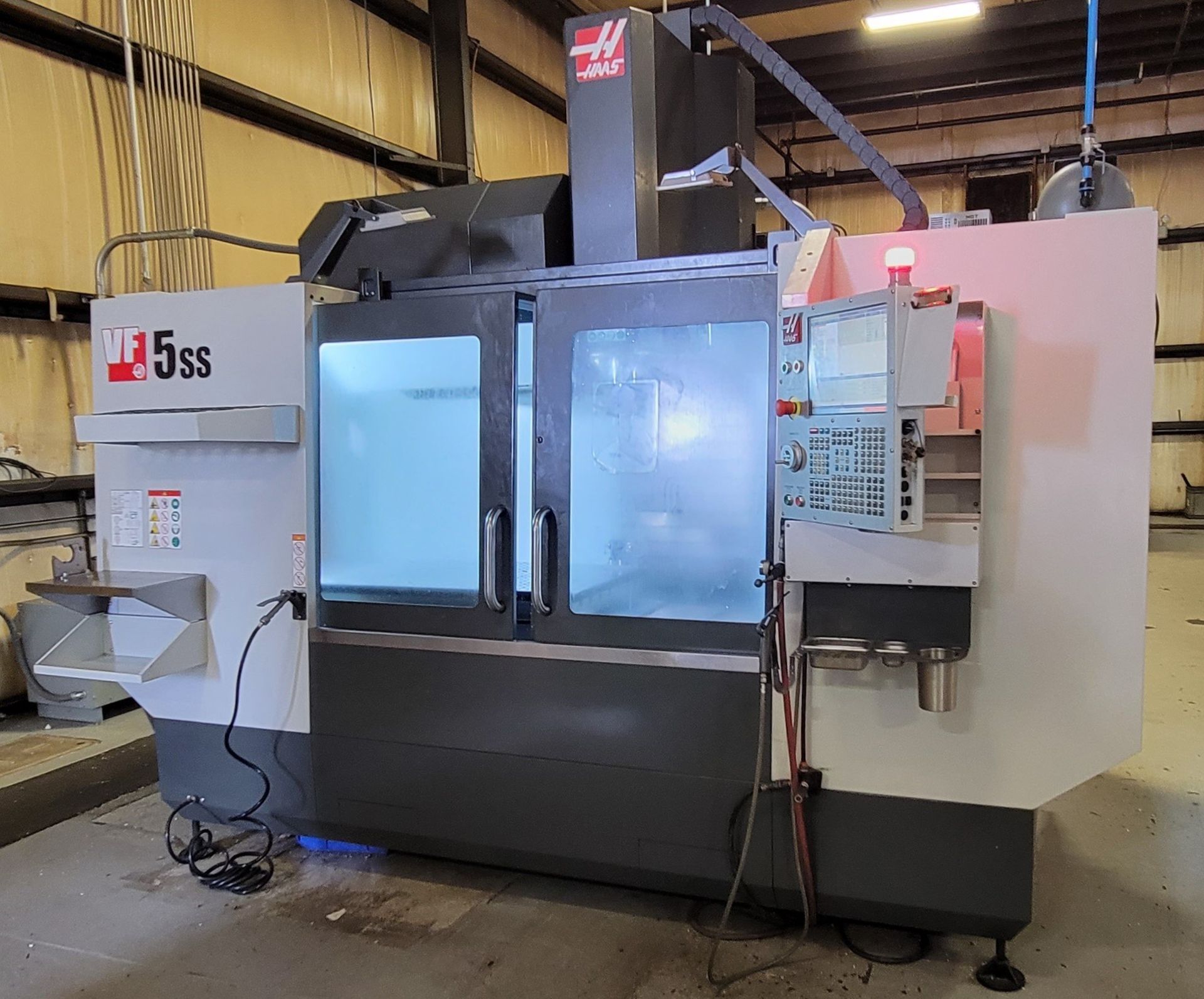 Haas VF-5SS CNC Vertical Maching Center - Image 4 of 23