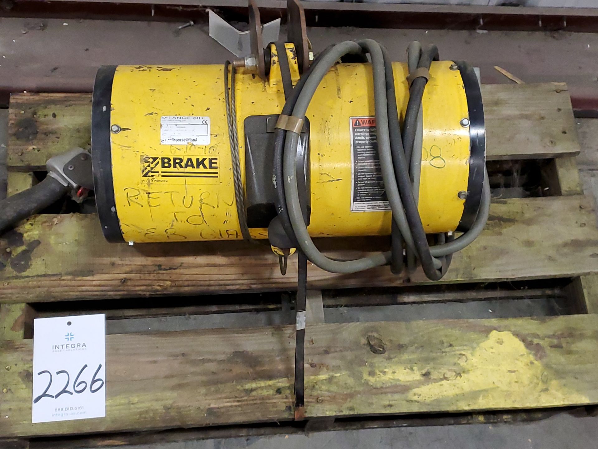 Ingersoll Rand 500-Lb Capacity Pneumatic Cable Hoist