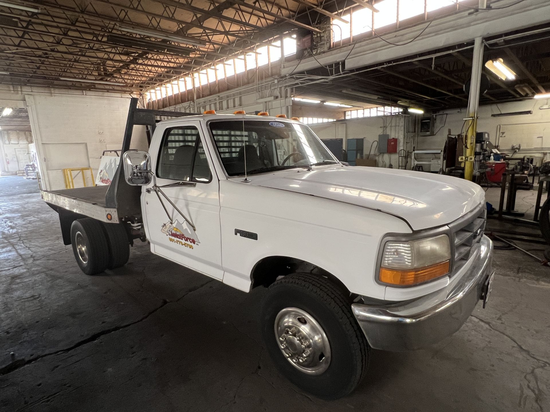 Ford F-Series Super Duty Flatbed Truck - Image 9 of 11