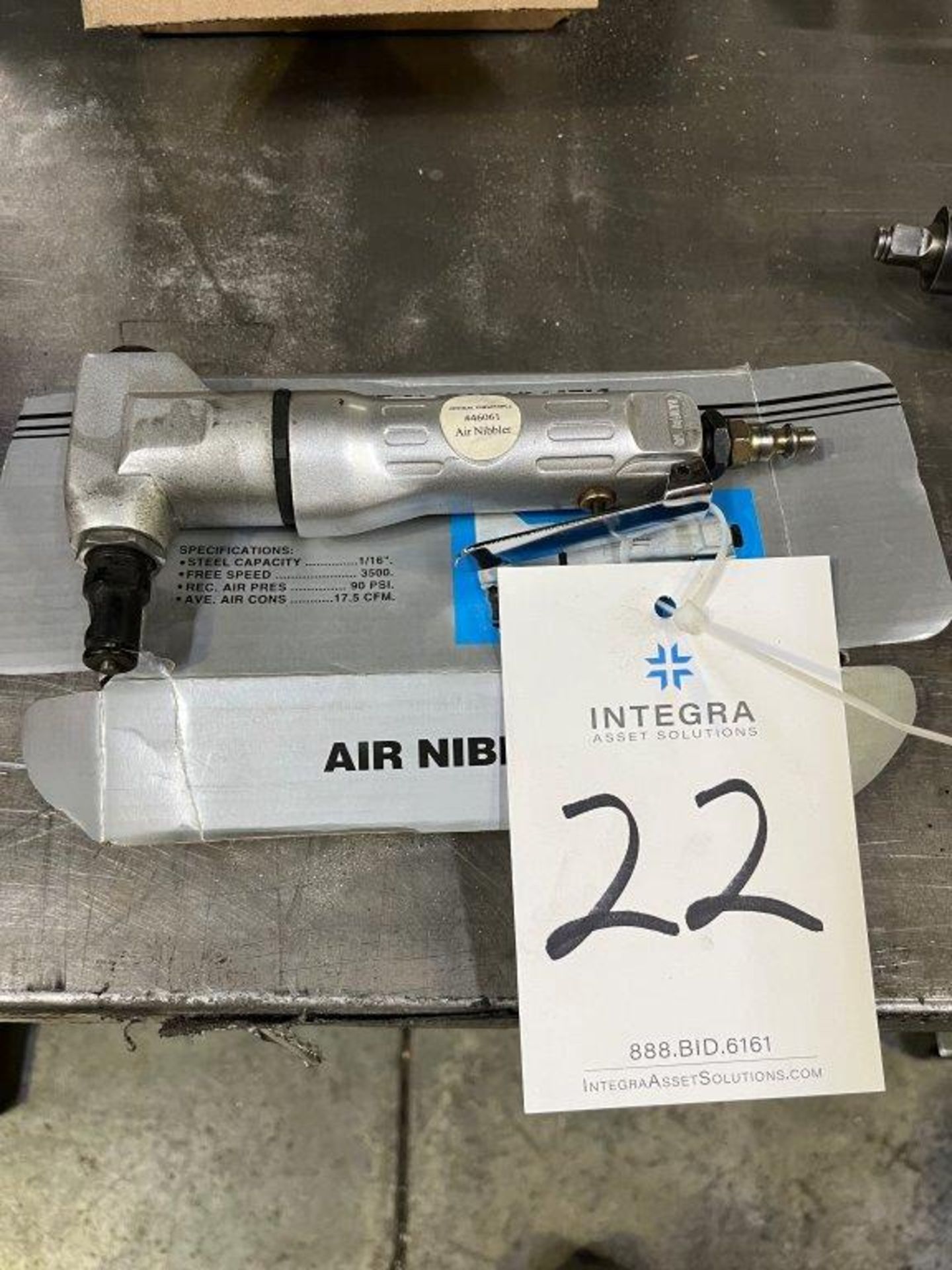 Central Pneumatic 46061 Air Nibbler