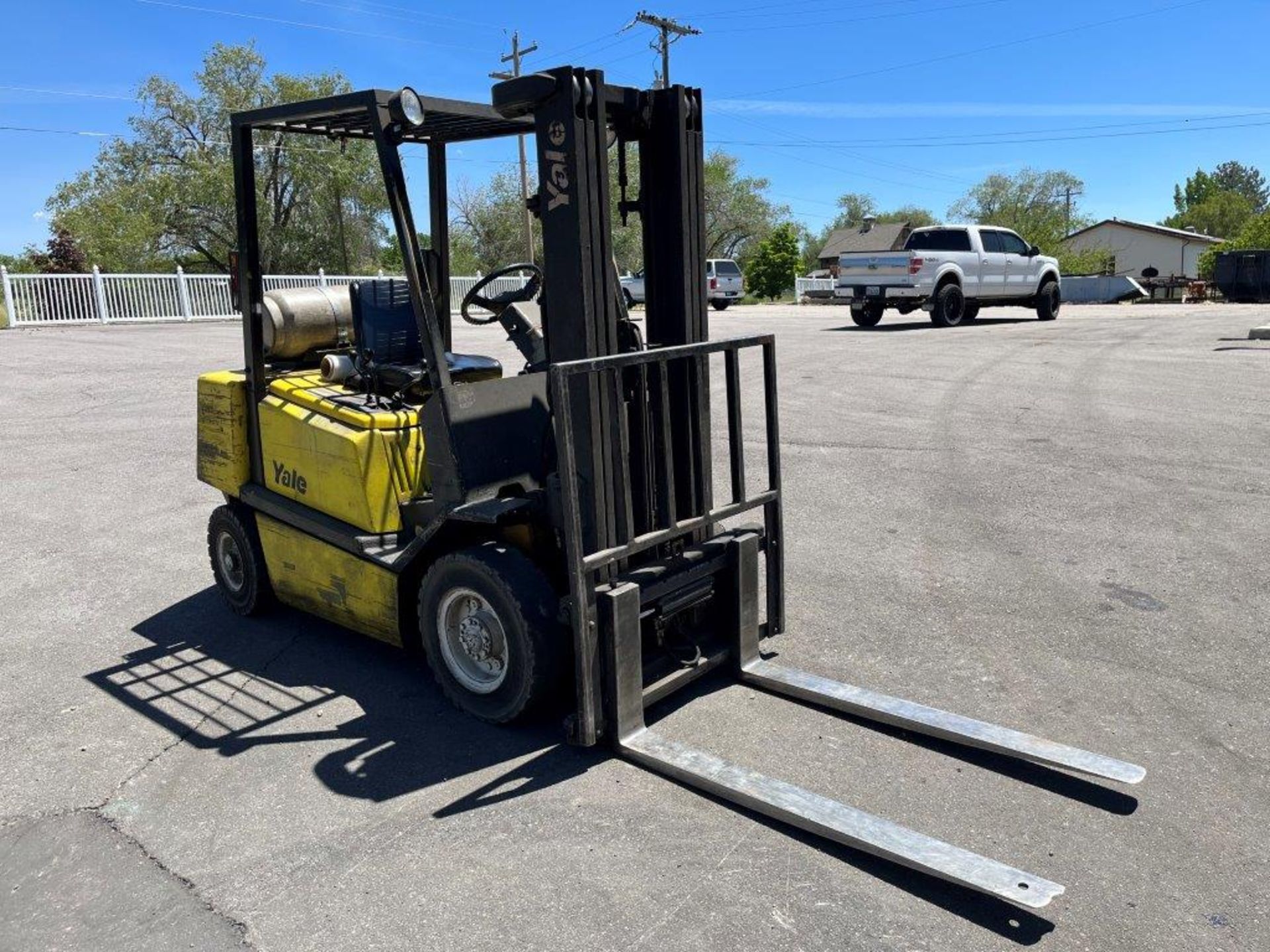 Yale GLP050ZGNGAE84 5,000 Lb. LPG Forklift Truck - Image 2 of 5