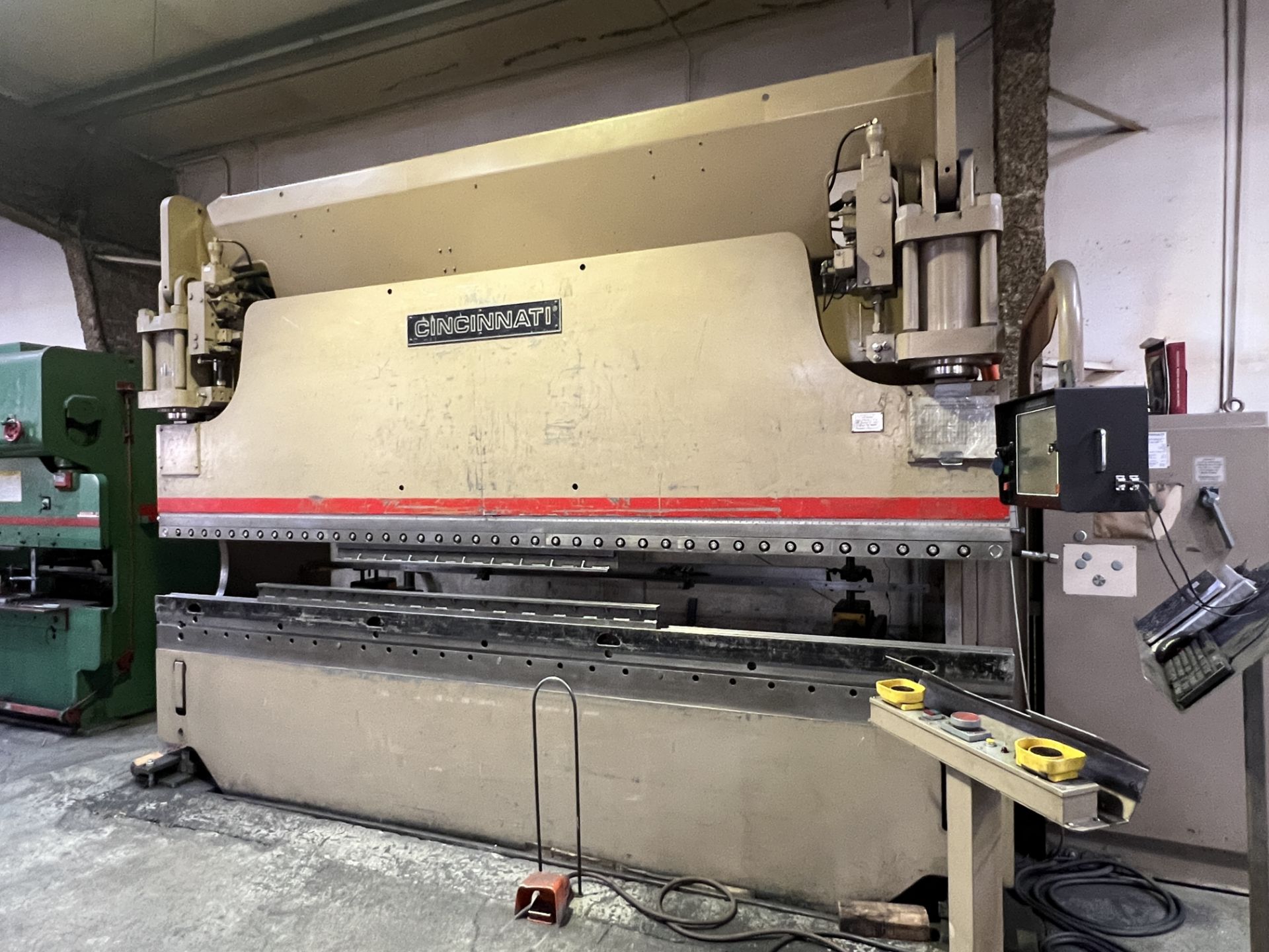 Cincinnati Autoform 175-Ton x 14' 2-Axis Hydraulic CNC Press Brake, Model 175AFx12FT, S/N 45817 - Image 5 of 21