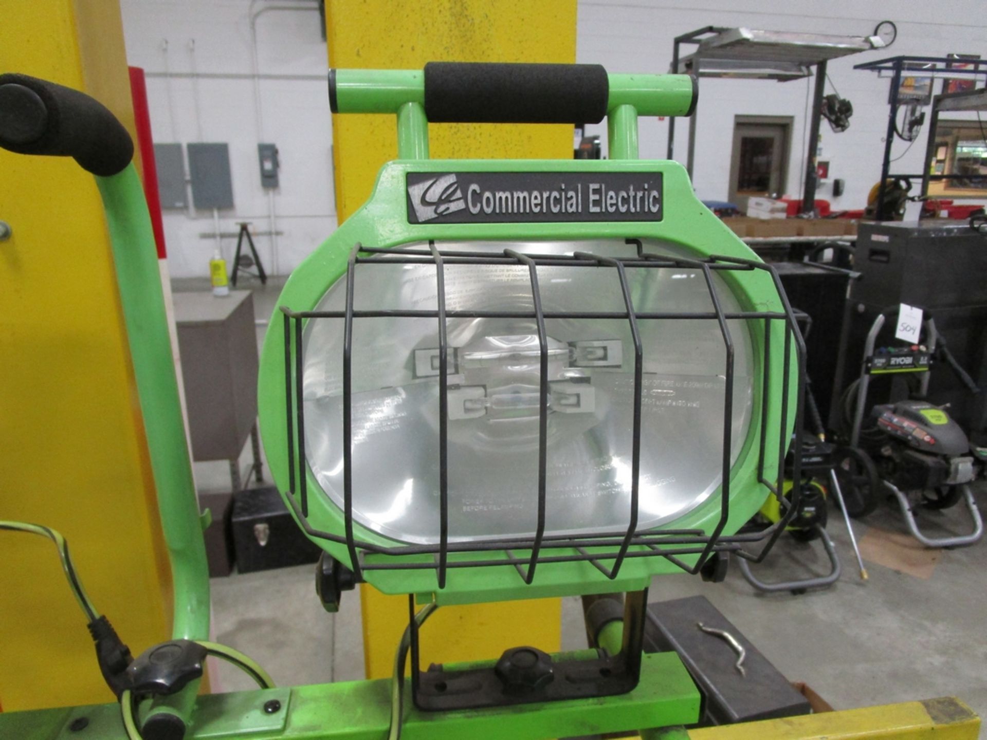 Commercial Electric Dual Head Portable Work Light - Image 2 of 3