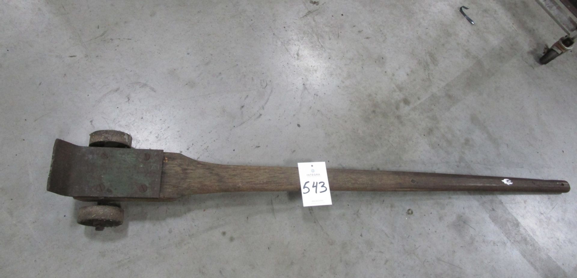 Wood Handle Pry Lever Bar