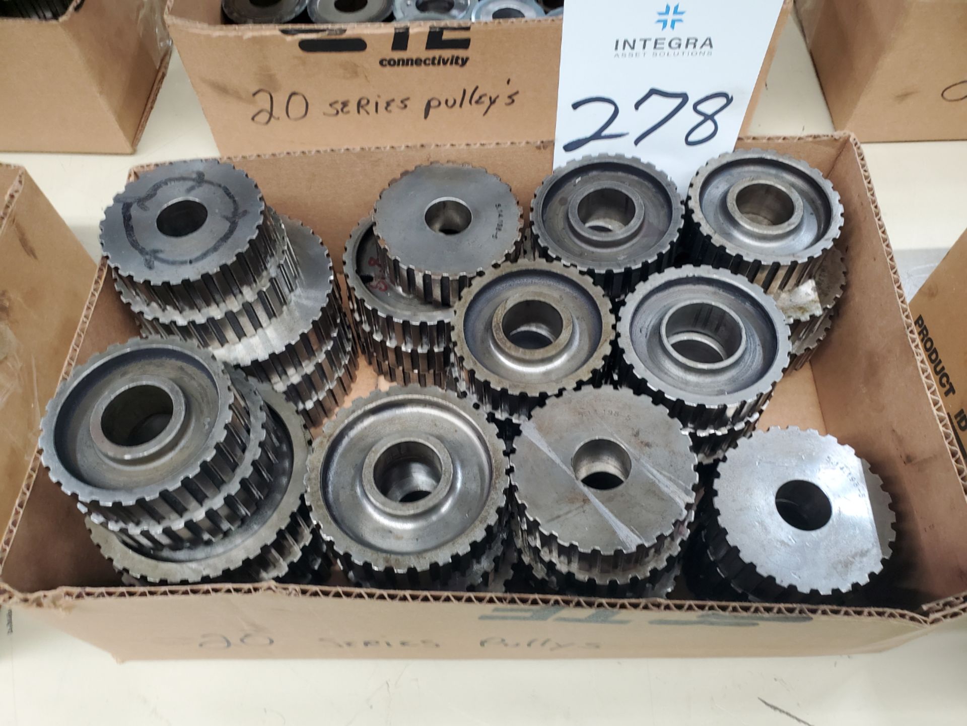 Lot Assorted Series 20 Drive Pulleys