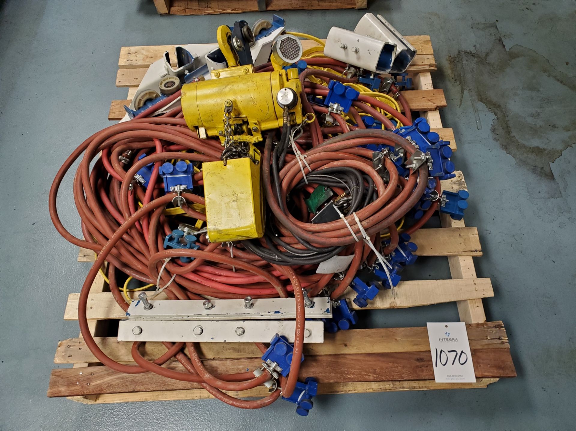 1/2-Ton Budgit Pneumatic Hoist w/ Hangers & Air Line