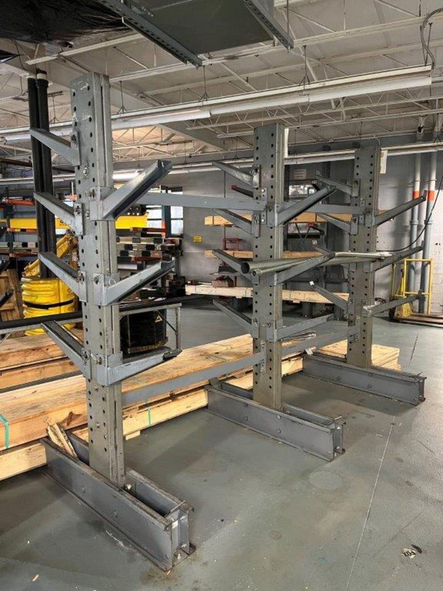 Double Sided Cantilever Rack, (3) 8' Uprights, (18) 18" Support Arms