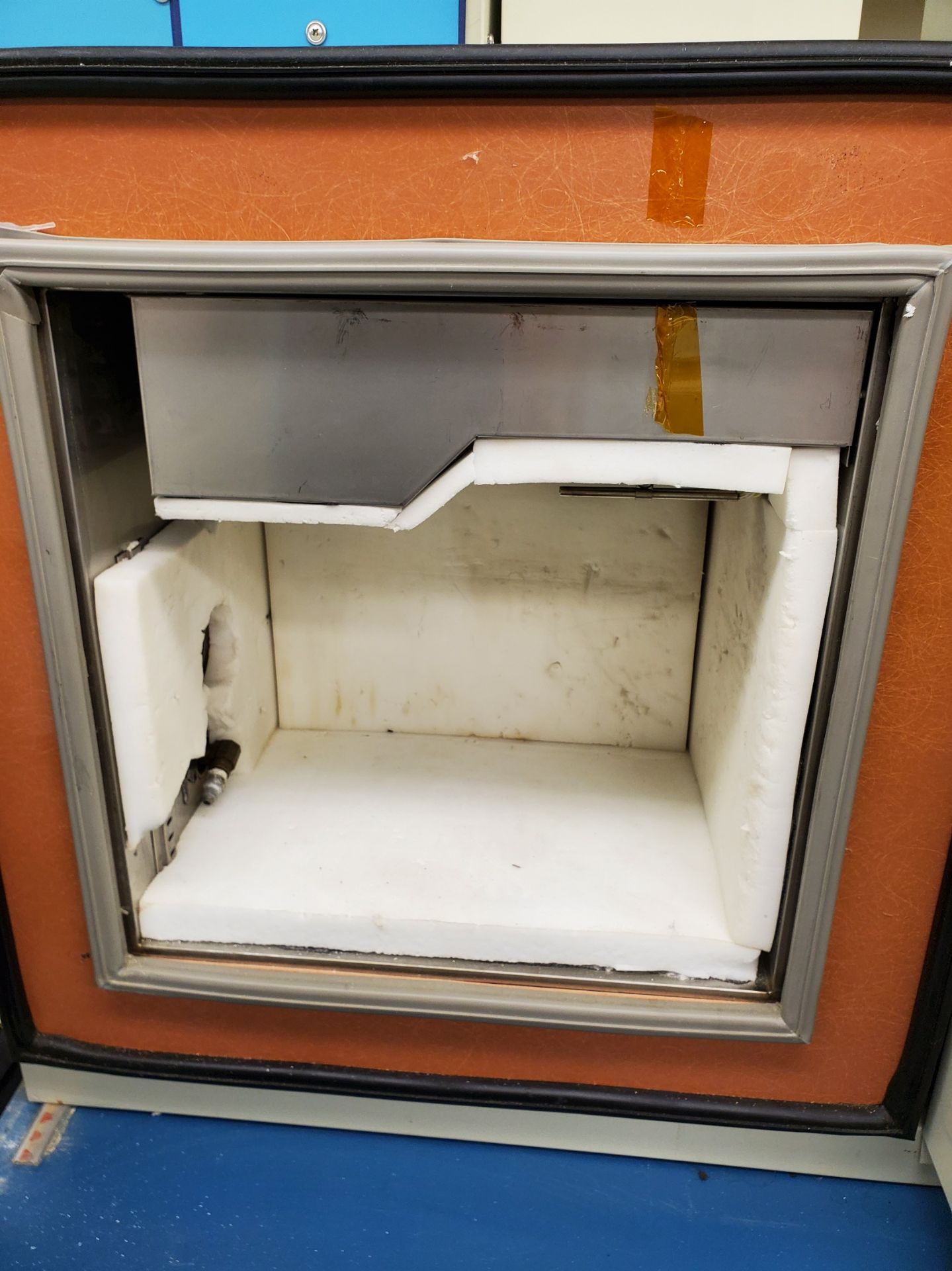 Tenney TJR Benchtop Temperature Test Chamber - Image 3 of 4