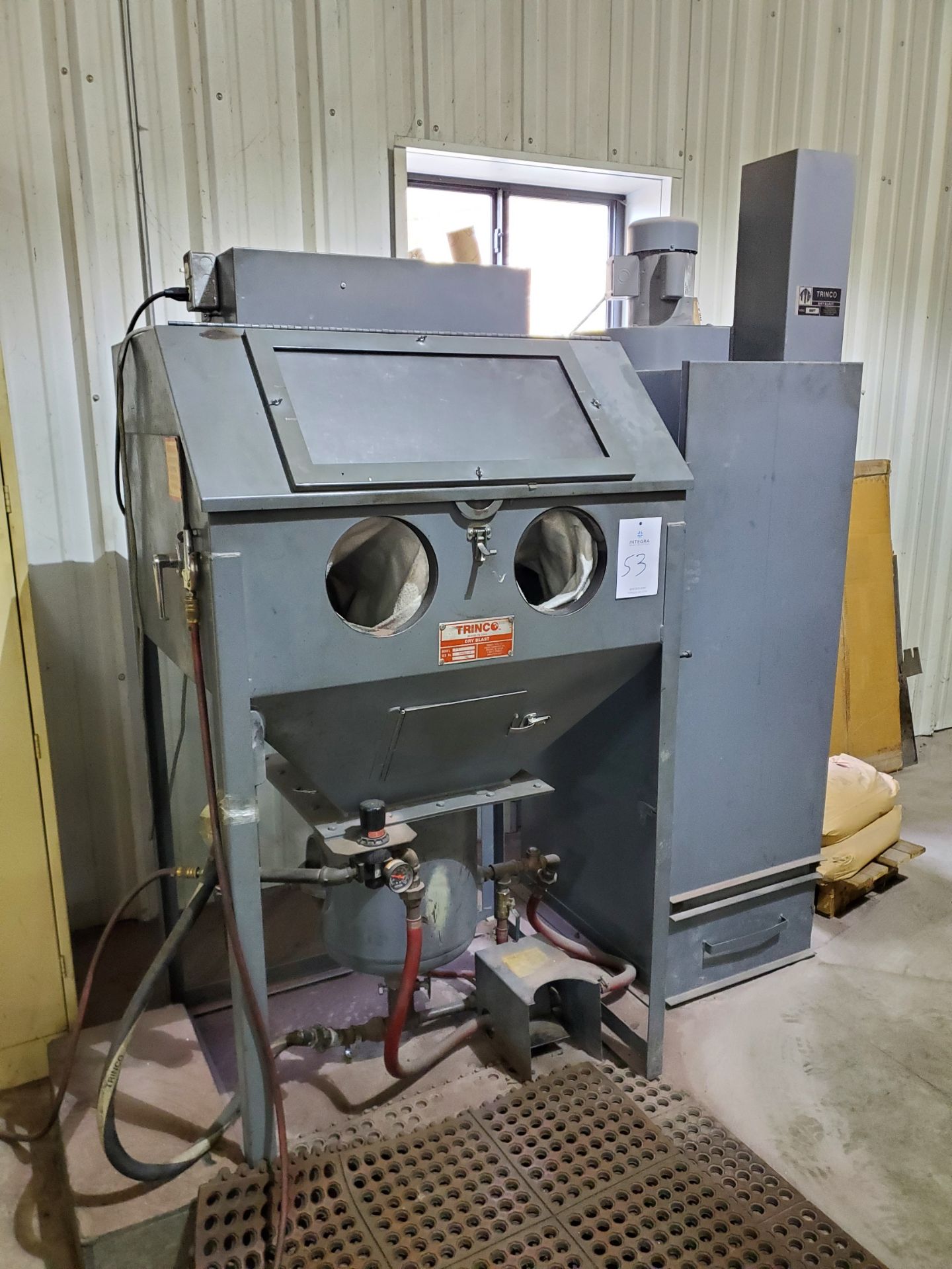 Trinco 36x30/PC Blast Cabinet w/ 800PT Dust Collector