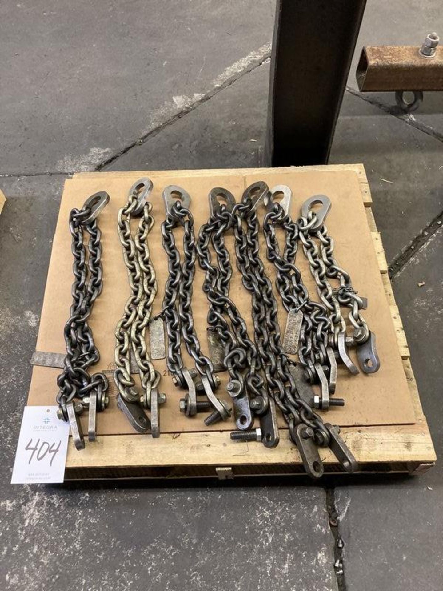 (7) 1 Ton Lifting Chains