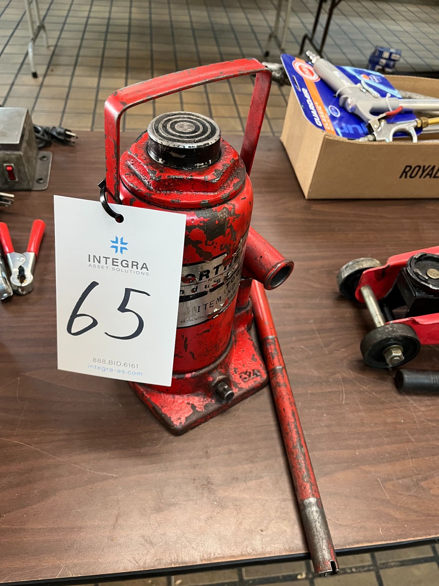 Northern Industrial No 1446 Hydraulic 52T Bottle Jack