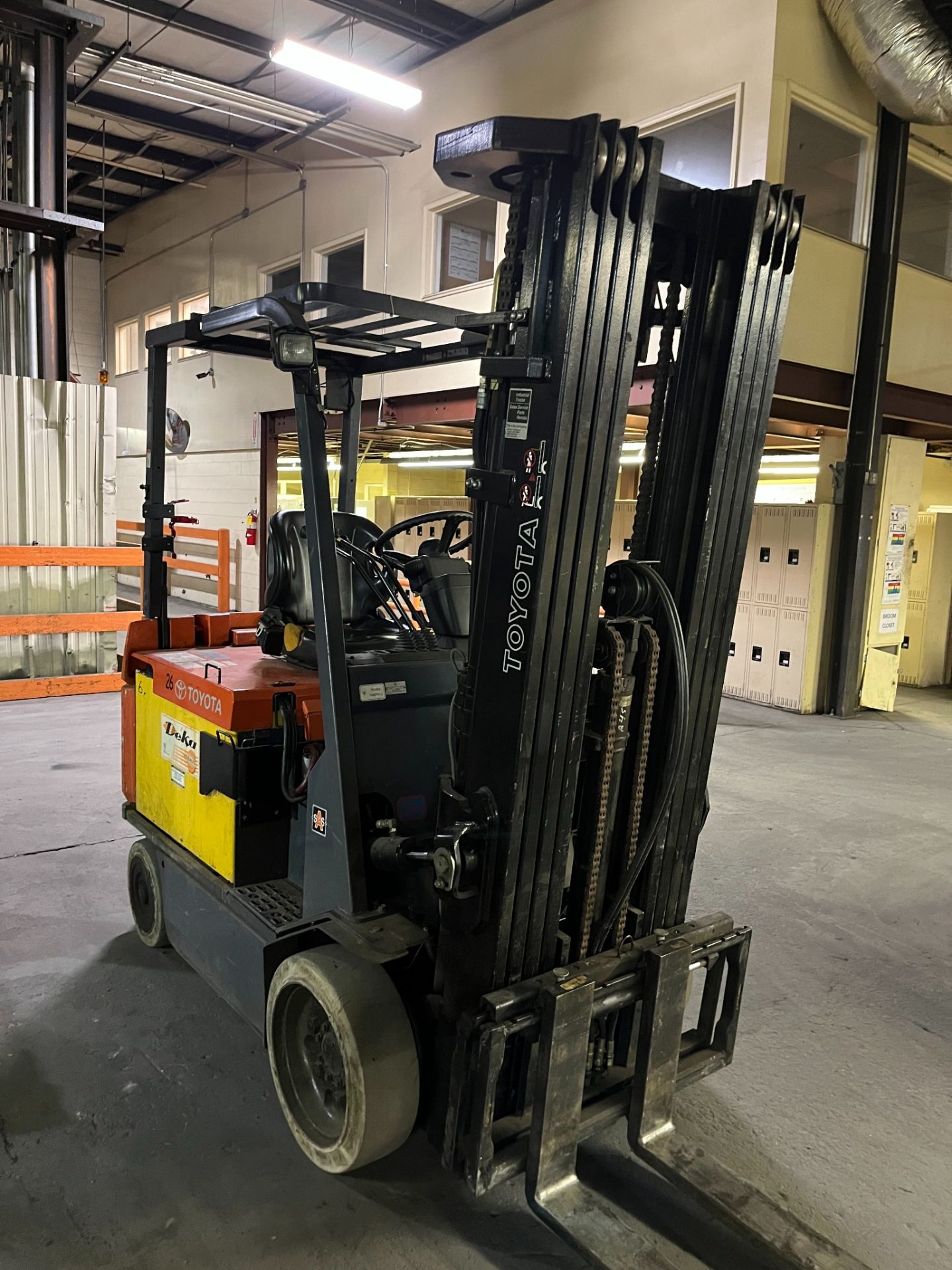 Toyota 7FBCHU25 4,800-Lb Electric Forklift Truck - Image 4 of 5