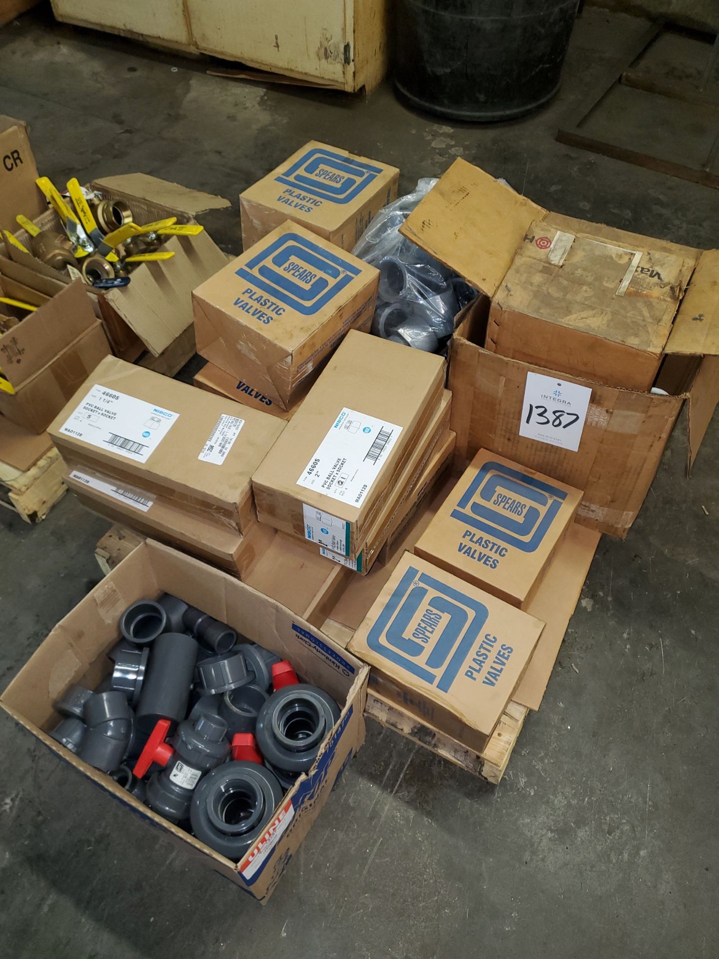 Lot of Assorted Plastic Ball Valves