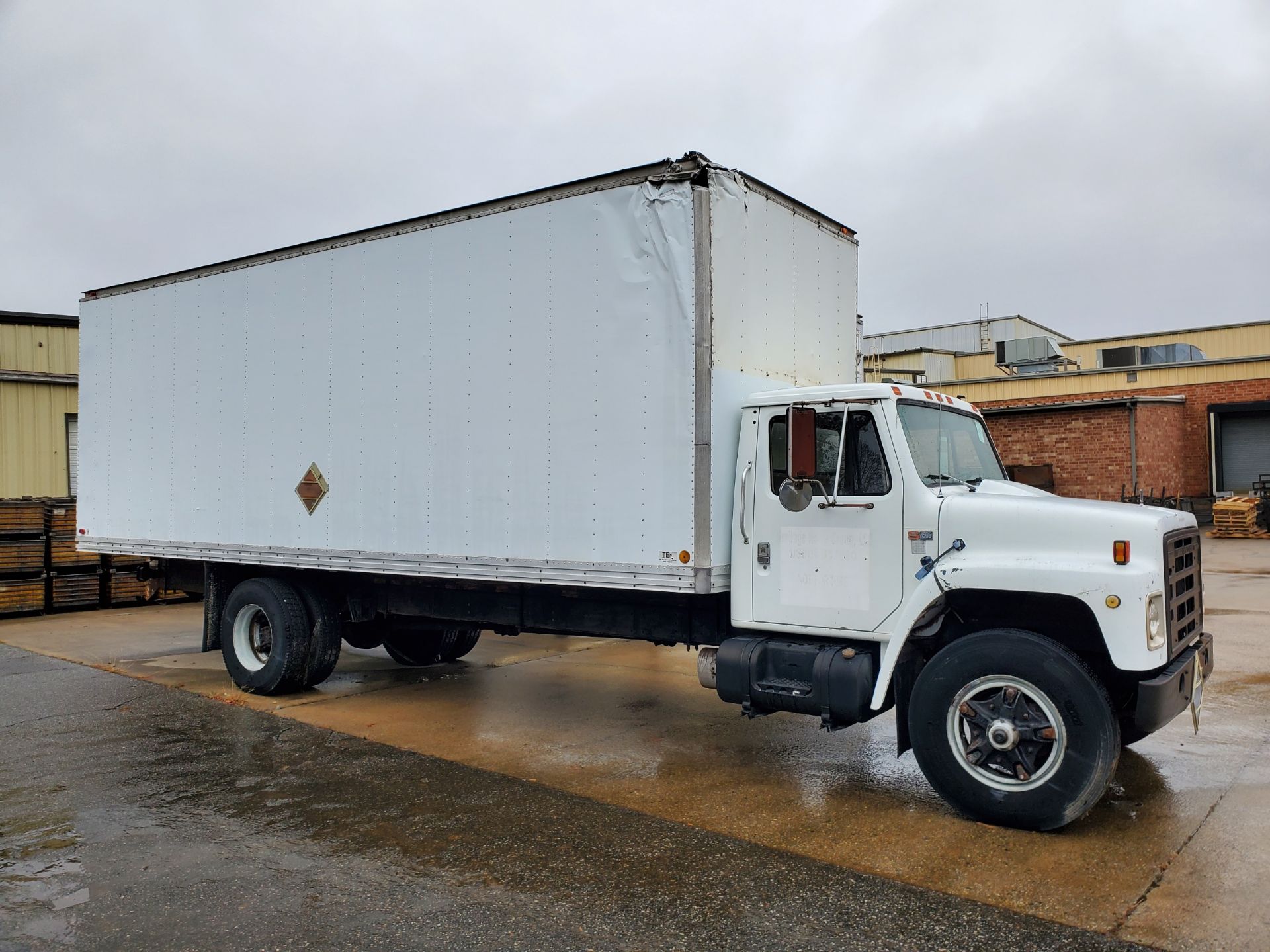 International S1900 26' Box Truck