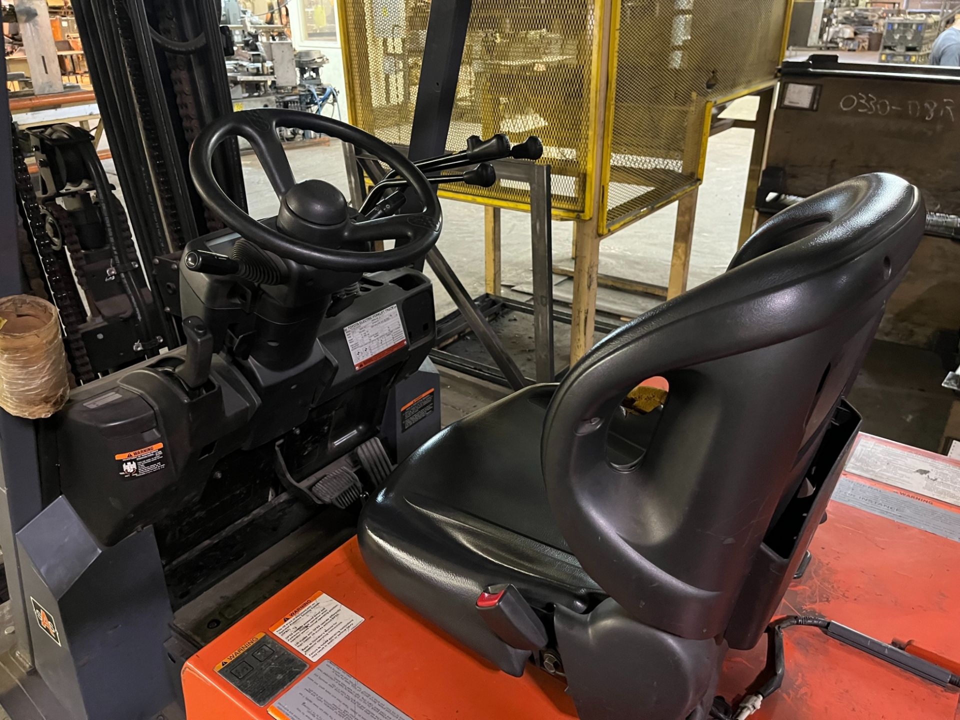 Toyota 7FBCHU25 4,800-Lb Electric Forklift Truck - Image 5 of 5