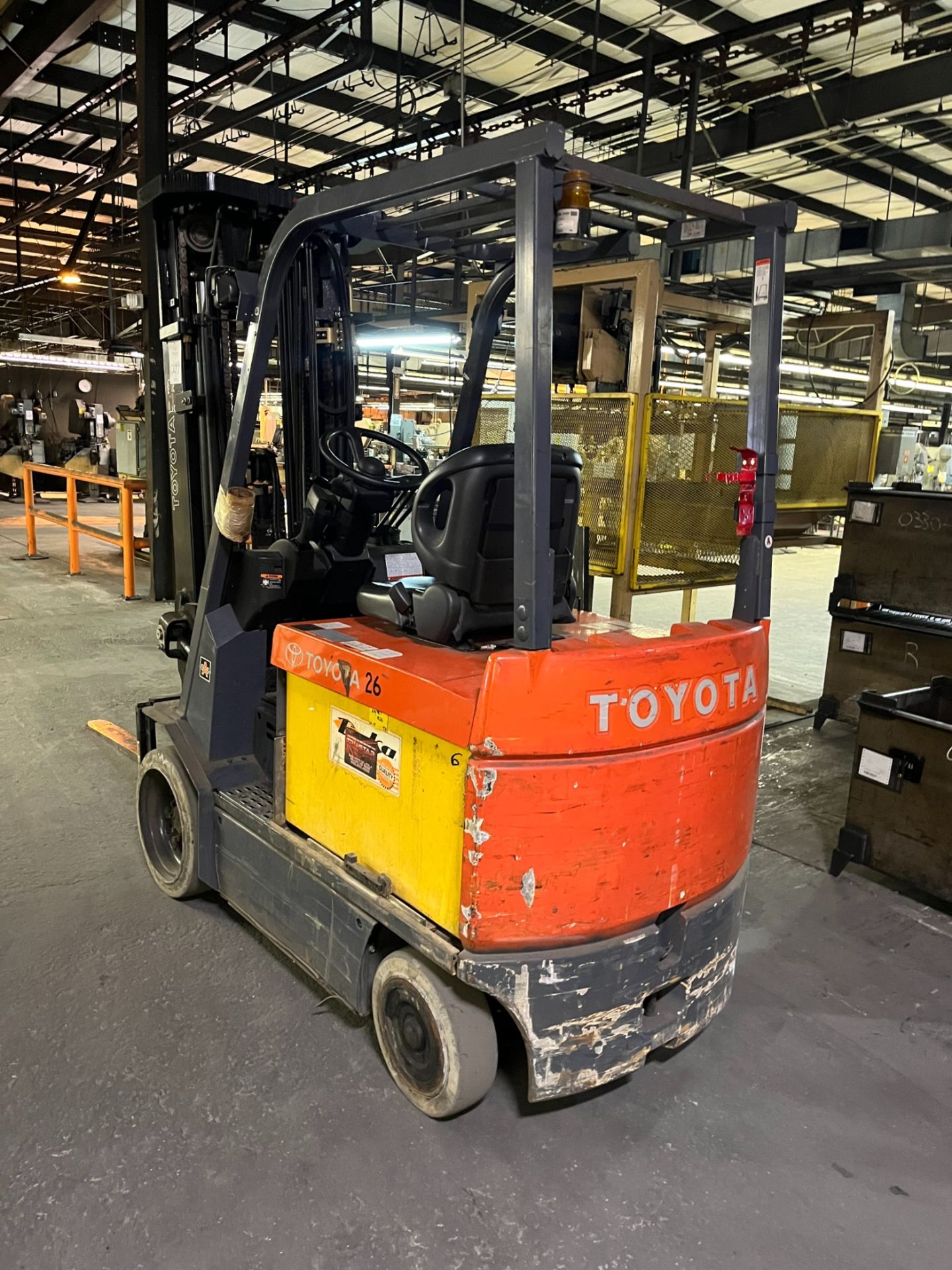 Toyota 7FBCHU25 4,800-Lb Electric Forklift Truck - Image 2 of 5