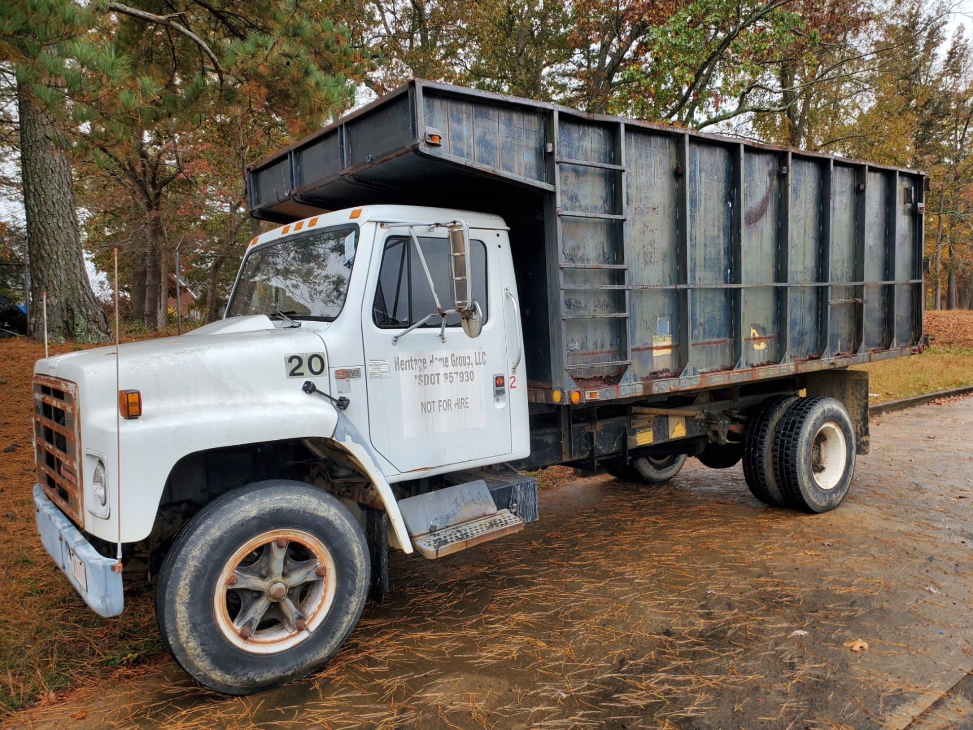 International S1700 10-Yard Dump Truck