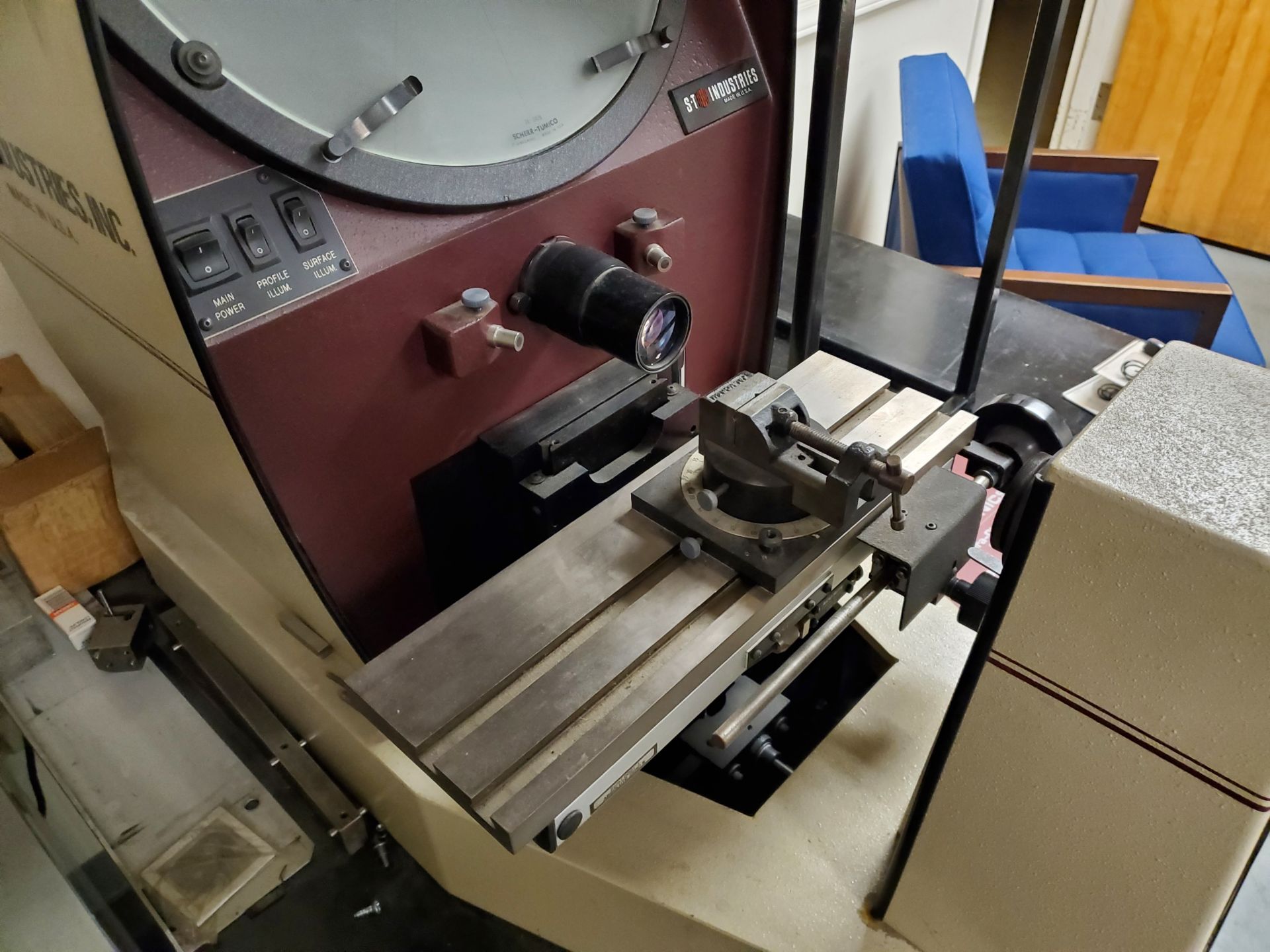 Scheer-Tumico 20-3600 14" Bench Top Optical Comparator - Image 2 of 3