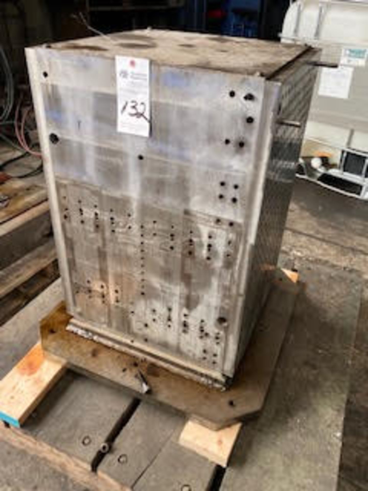 21" x 23" x 32" H 4-Sided Machine Tombstone Fixture