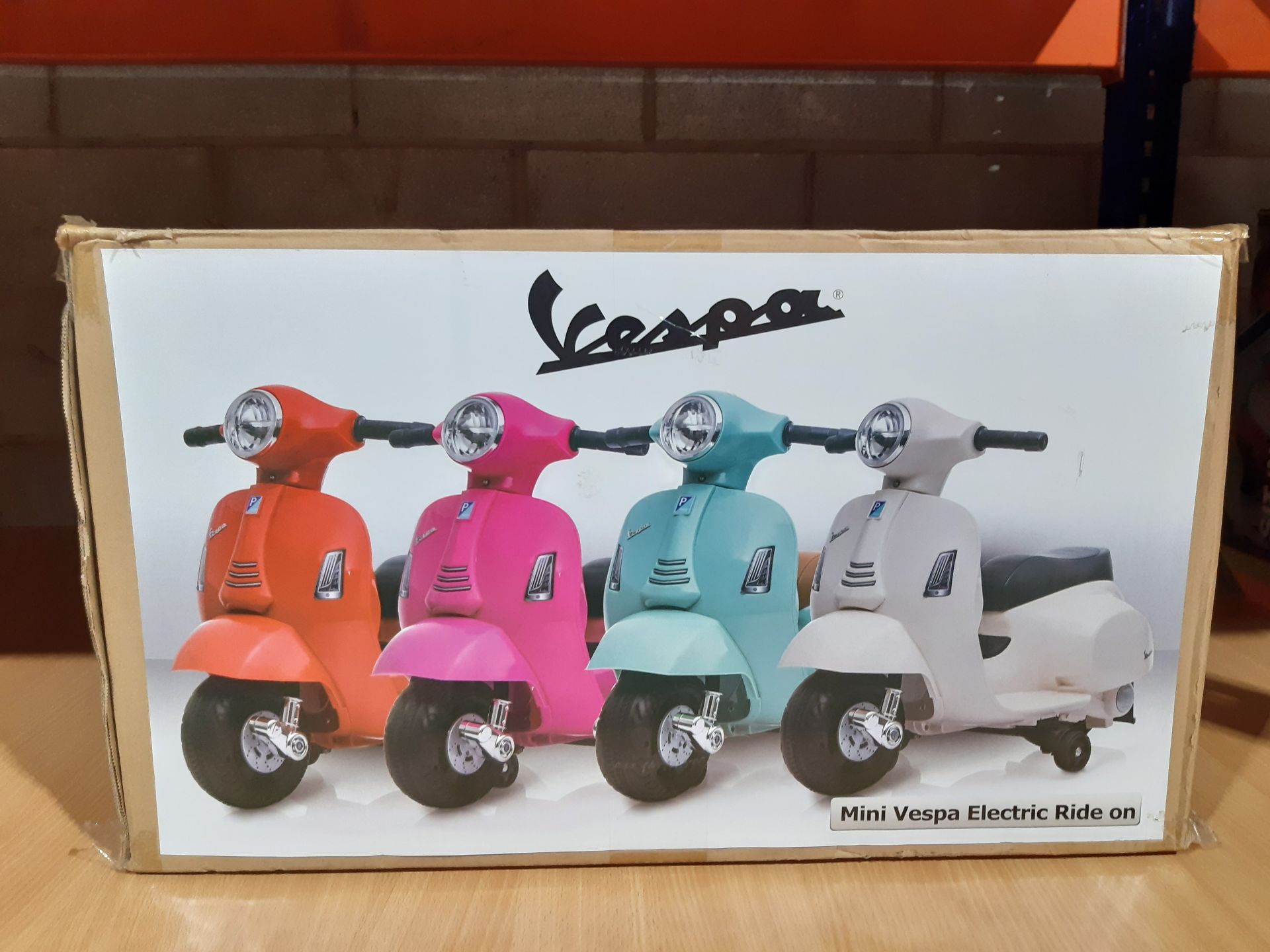 RRP £69.98 Vespa GTS Licensed 6V Ride On Scooter Bike with Training Wheels (PINK) - Image 2 of 2
