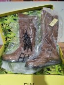 FLY WOMENS BROWN BOOT SIZE UK 9 RRP £79.99Condition ReportAppraisal Available on Request - All Items