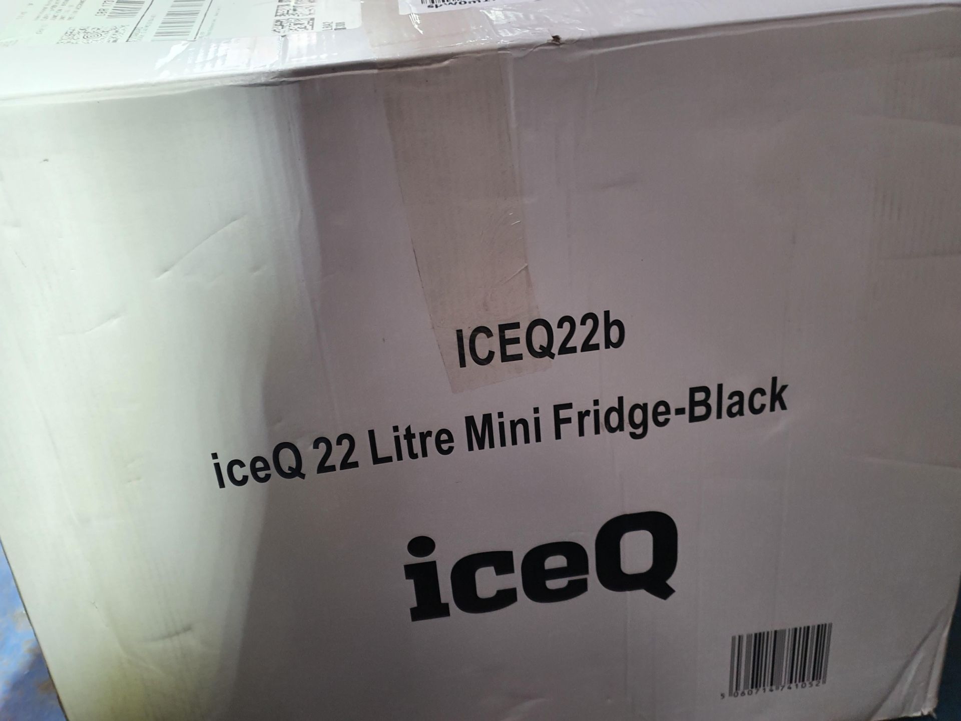 RRP £79.99 iceQ 15 Litre Deluxe Portable Mini Fridge With Window - Image 2 of 2