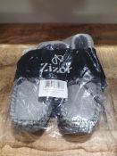 X 1 PAIR MENS GREY SLIPPERS RRP £11Condition ReportAppraisal Available on Request - All Items are