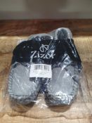 X 1 PAIR MENS GREY SLIPPERS RRP £11Condition ReportAppraisal Available on Request - All Items are