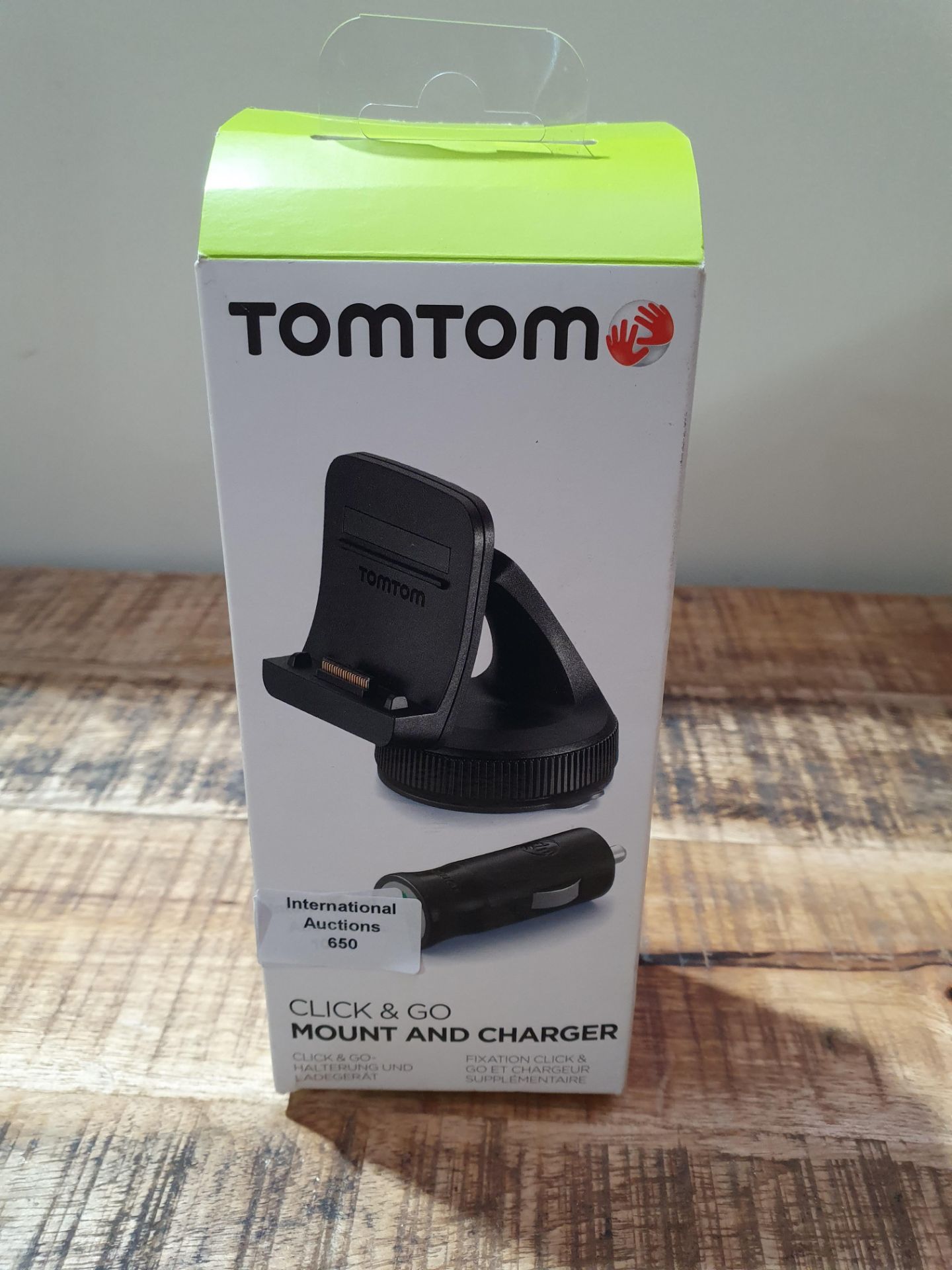 TOMTOM CLICK AND GO MOUNT AND CHARGER
