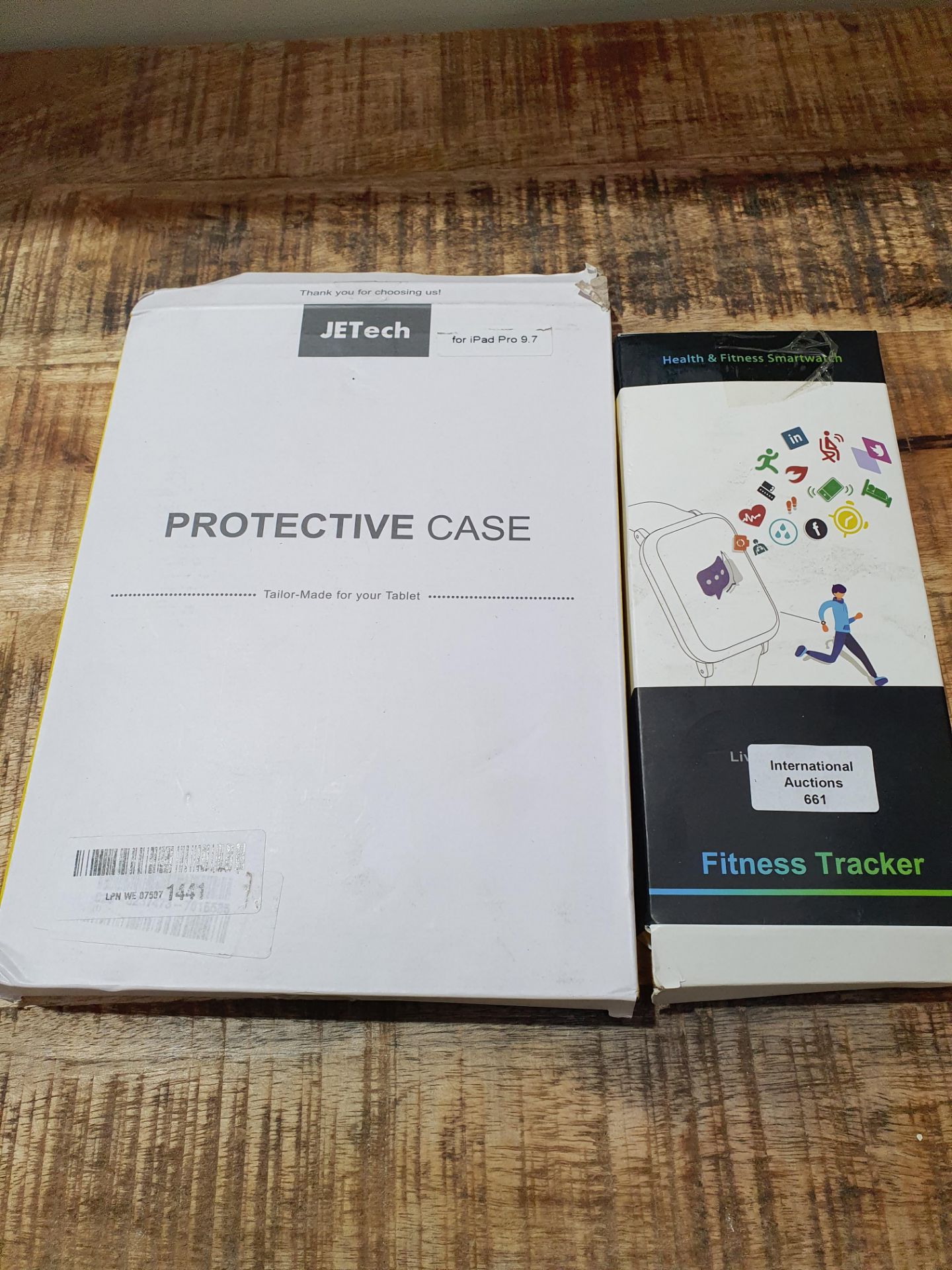 X 2 ITEMS TO INCLUDE JETECH PROTECTIVE CASE AND FITNESS TRACKER