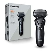 RRP £43.40 Panasonic ES-RT37 Wet and Dry Rechargeable Electric 3-Blade Shaver for Men