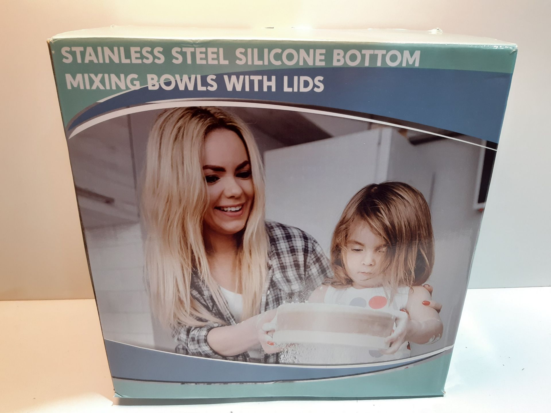 RRP £27.98 Mixing Bowls with Airtight Lids - Image 2 of 2